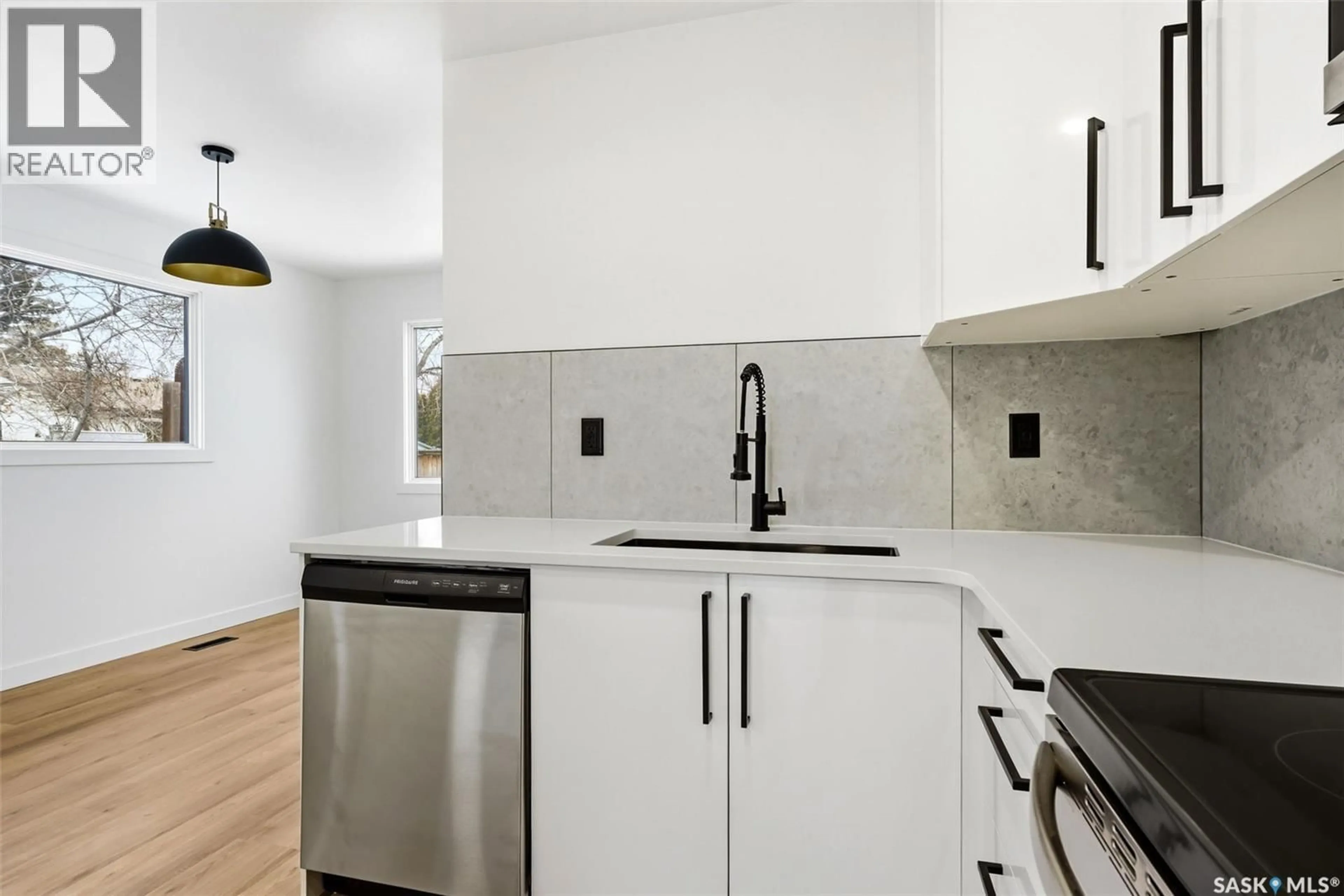 Standard kitchen, ceramic/tile floor for 414 RINK AVENUE, Regina Saskatchewan S4X2C6