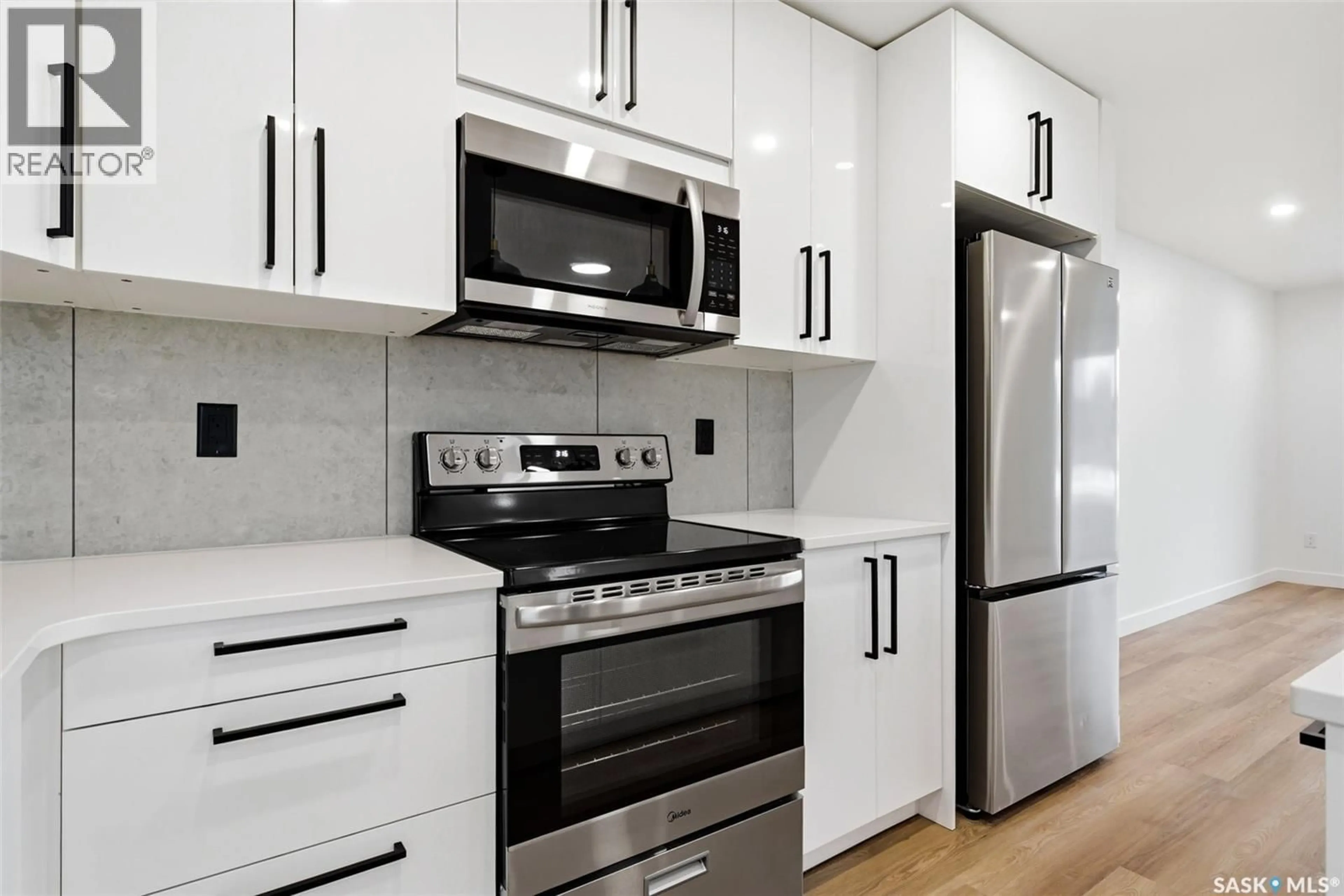 Standard kitchen, unknown for 414 RINK AVENUE, Regina Saskatchewan S4X2C6