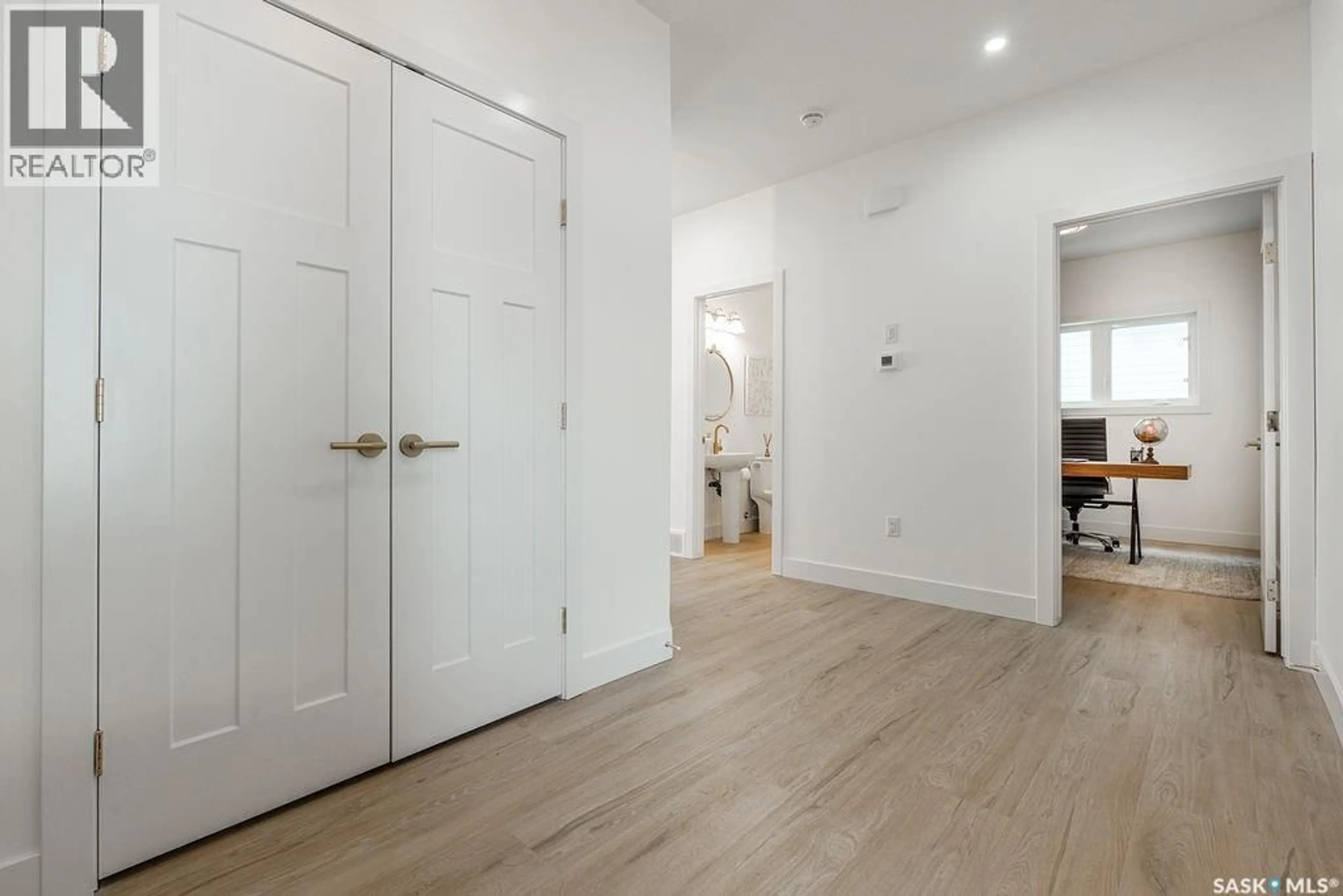 Indoor entryway for 307 SHARMA CRESCENT, Saskatoon Saskatchewan S7W1J1