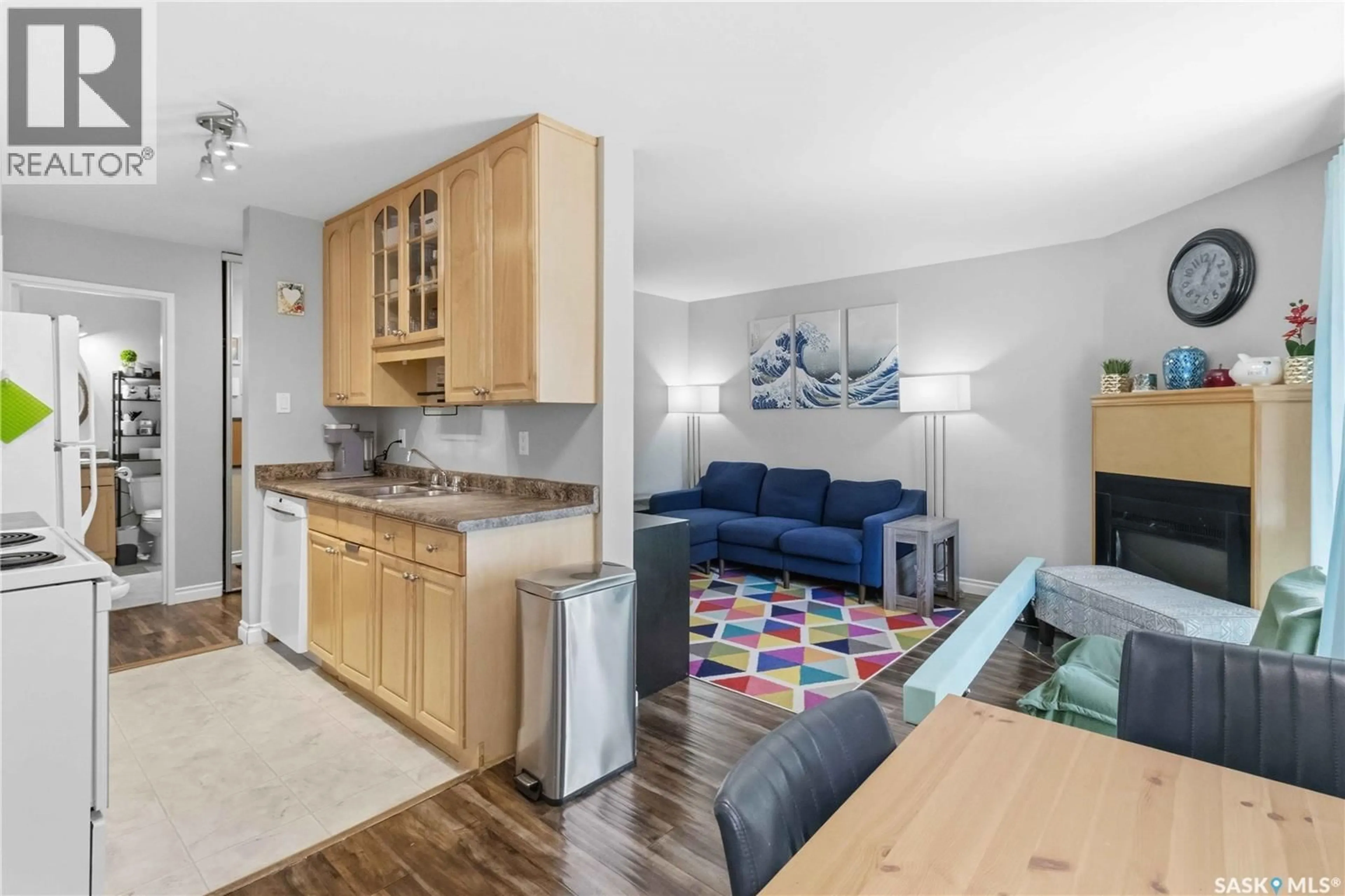 Open concept kitchen, unknown for E - 116B 4040 8TH STREET, Saskatoon Saskatchewan S7H5L4