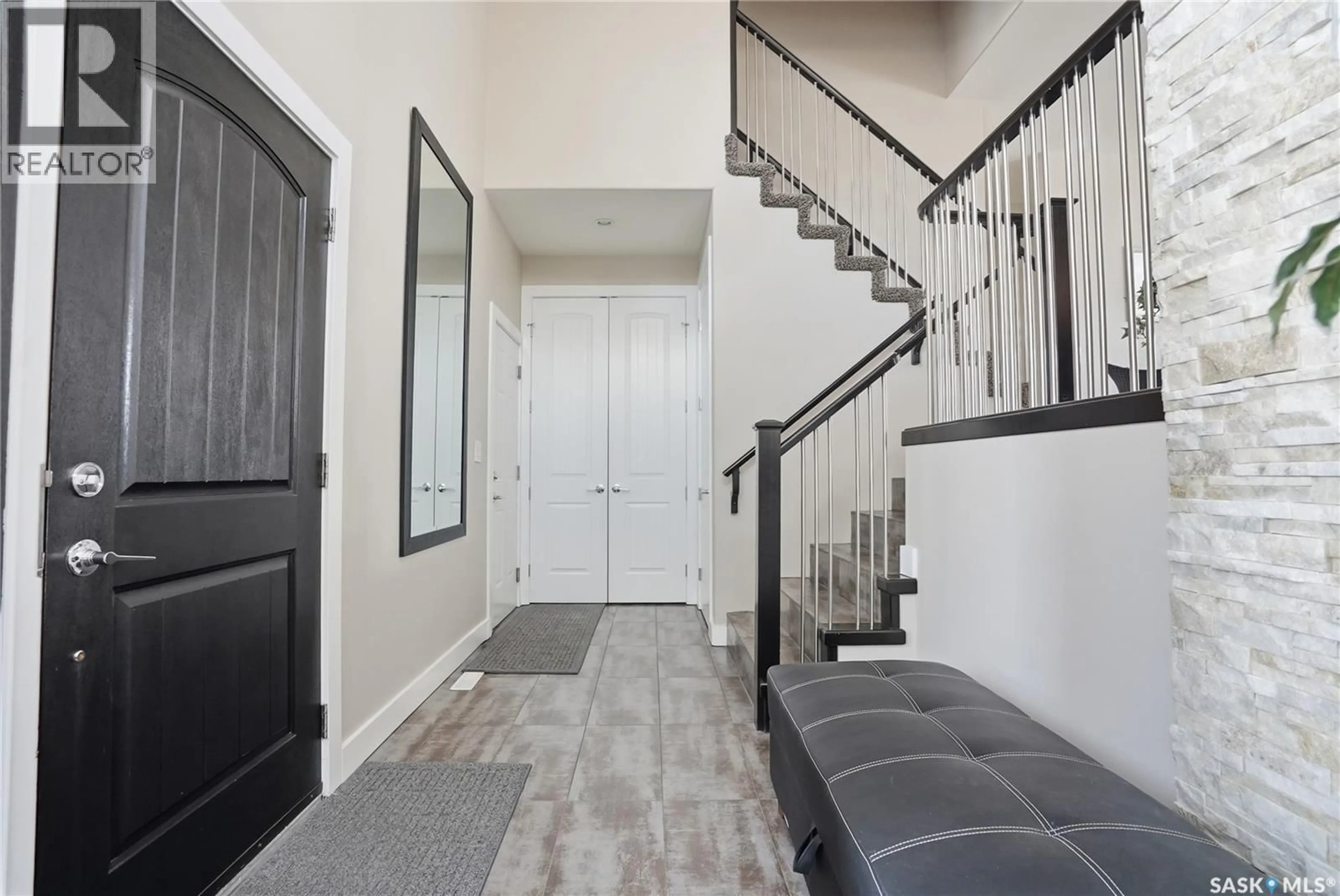 Indoor entryway for 1807 POHORECKY CRESCENT, Saskatoon Saskatchewan S7W0J2