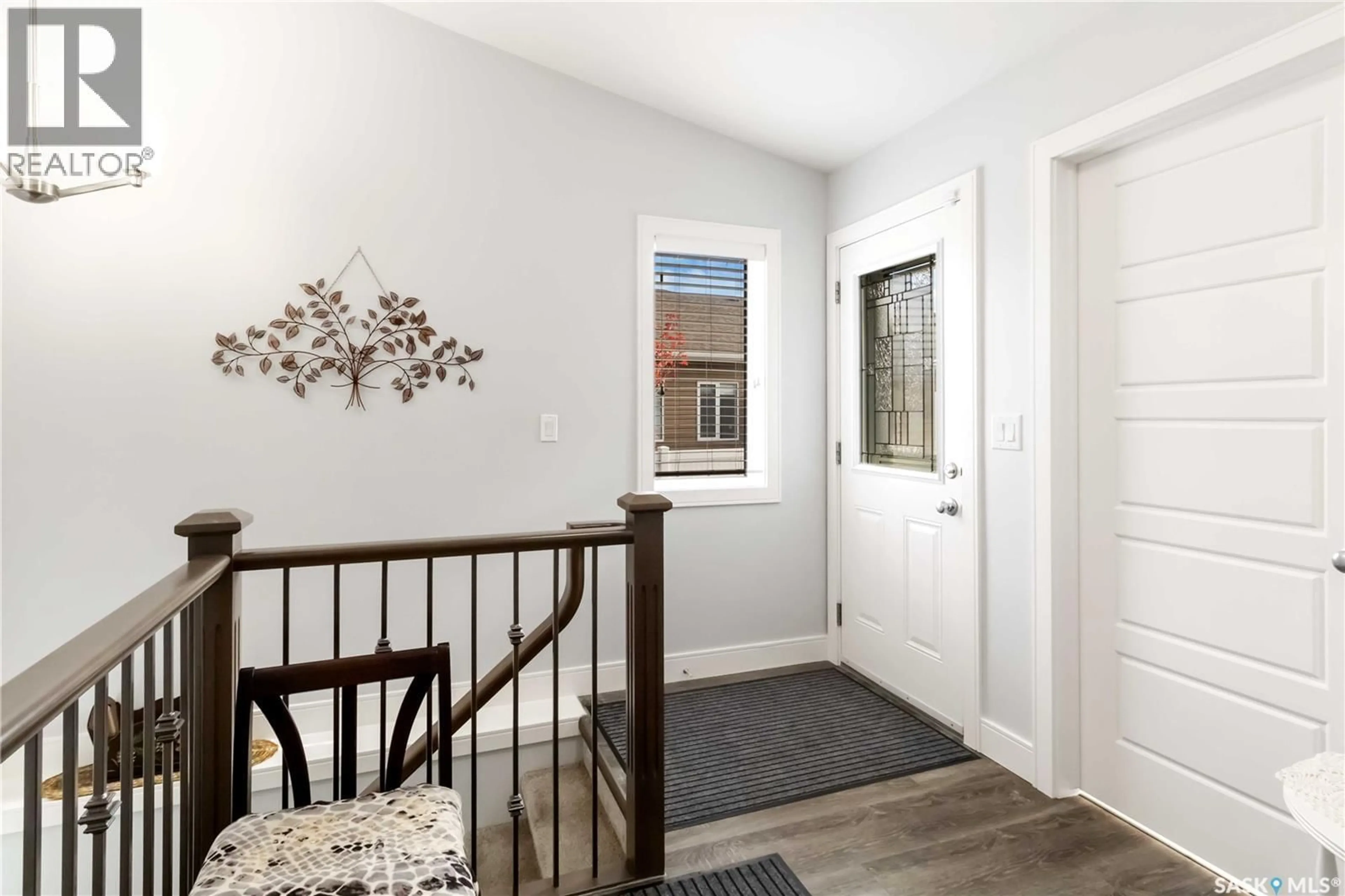 Indoor entryway for 14 3214 11TH STREET, Saskatoon Saskatchewan S7M5G3