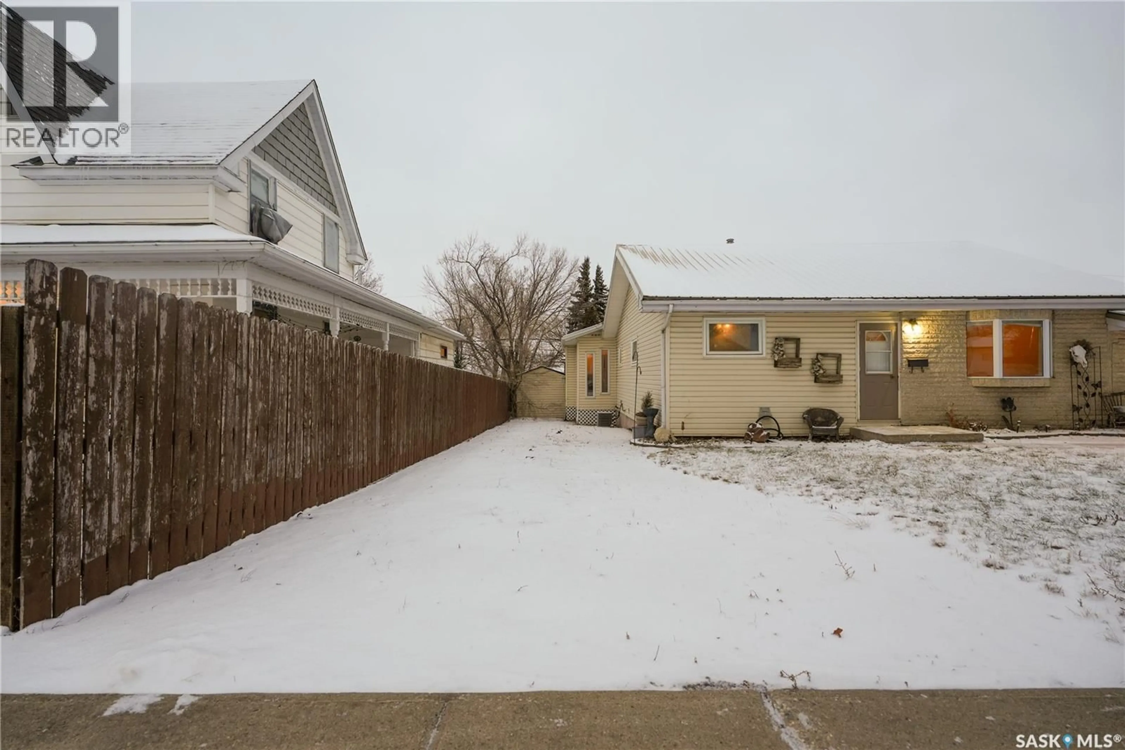 Unknown for 1126 IROQUOIS STREET, Moose Jaw Saskatchewan S6H5B9