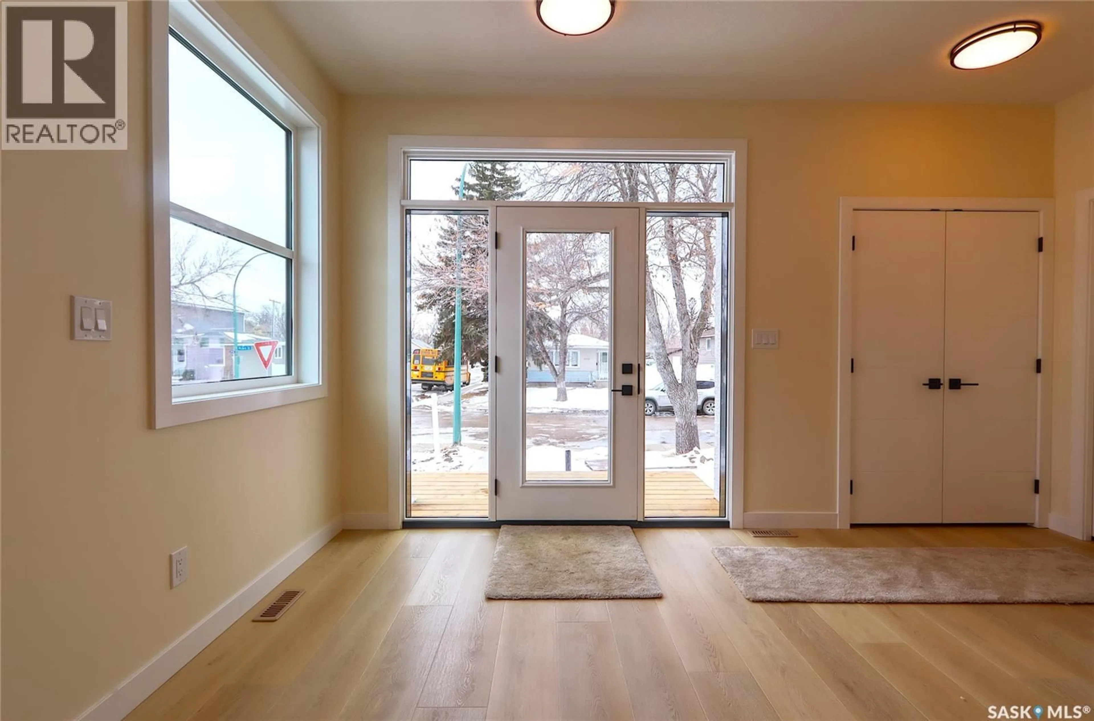 Indoor entryway for 2475 MCARA STREET, Regina Saskatchewan S4N2W6