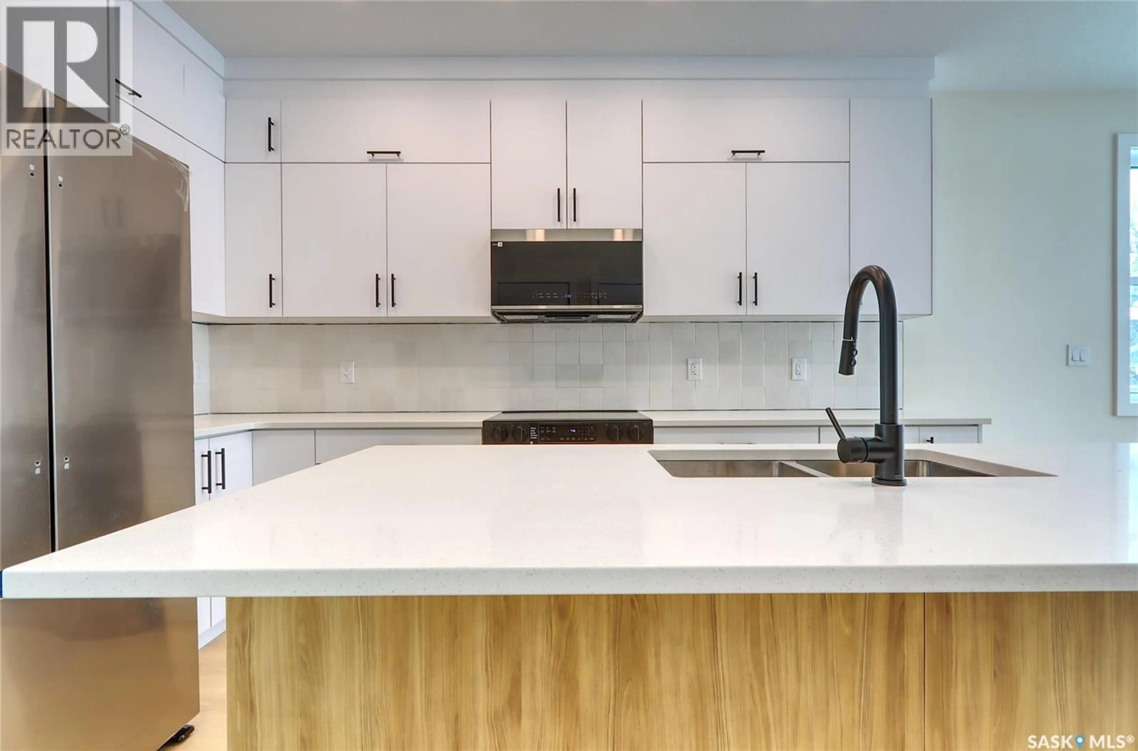 Unknown for 2475 MCARA STREET, Regina Saskatchewan S4N2W6