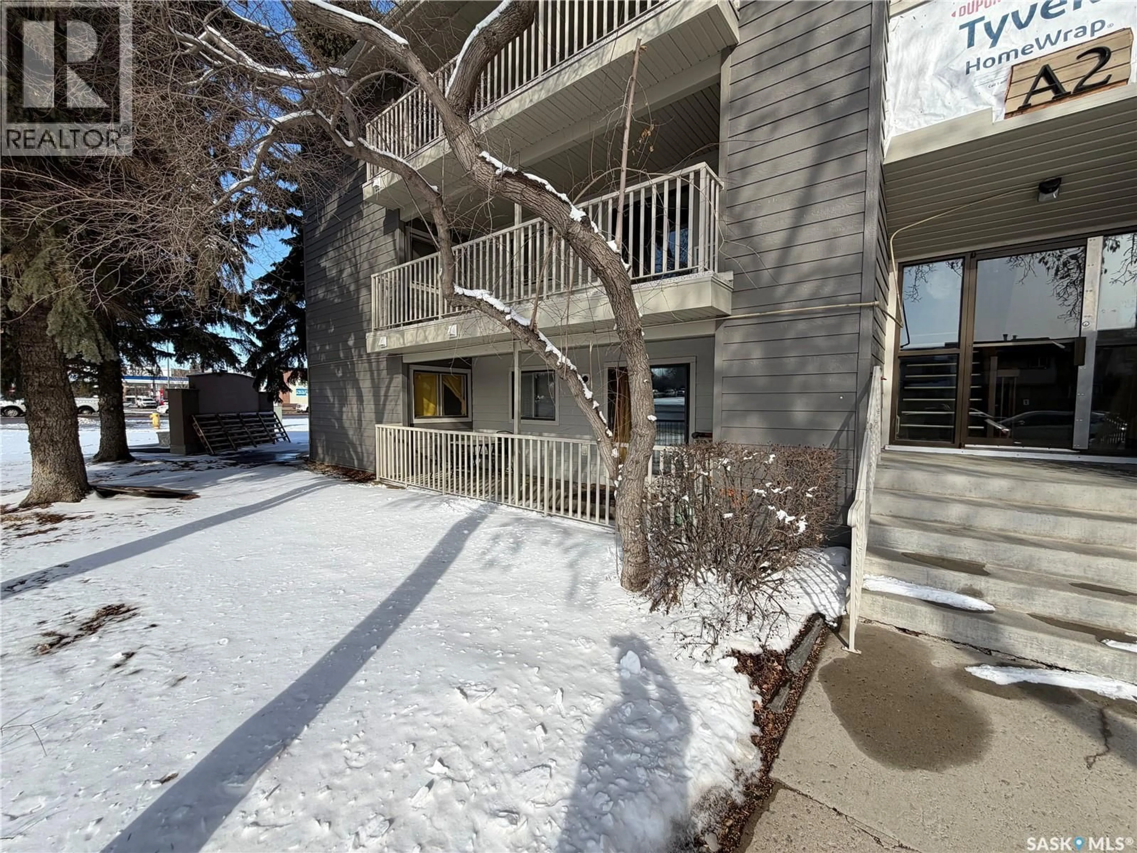Patio, street for 1121 - 106A MCKERCHER DRIVE, Saskatoon Saskatchewan S7H5B8