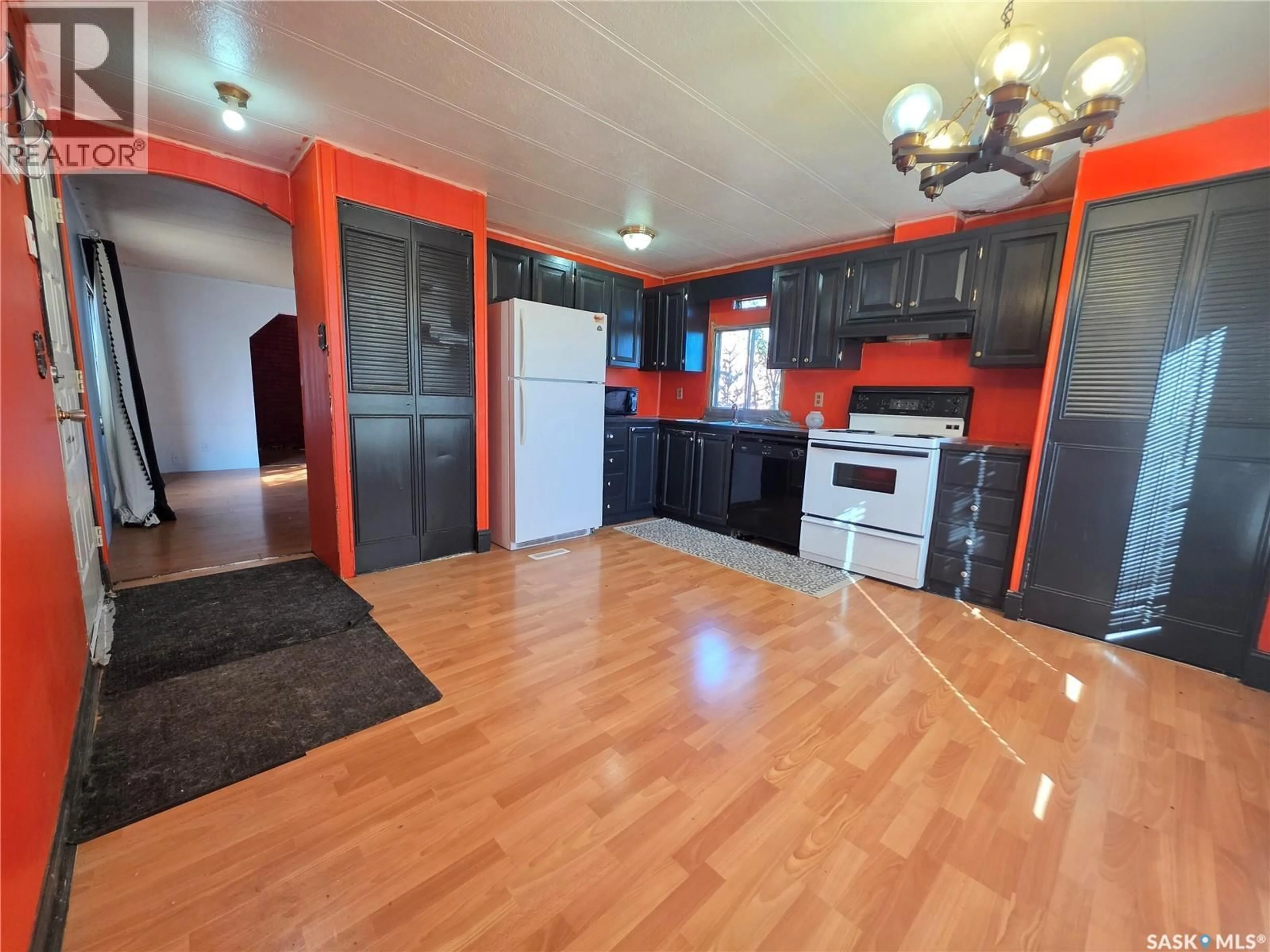 Open concept kitchen, unknown for 316 KLASSEN STREET, Herbert Saskatchewan S0H2A0