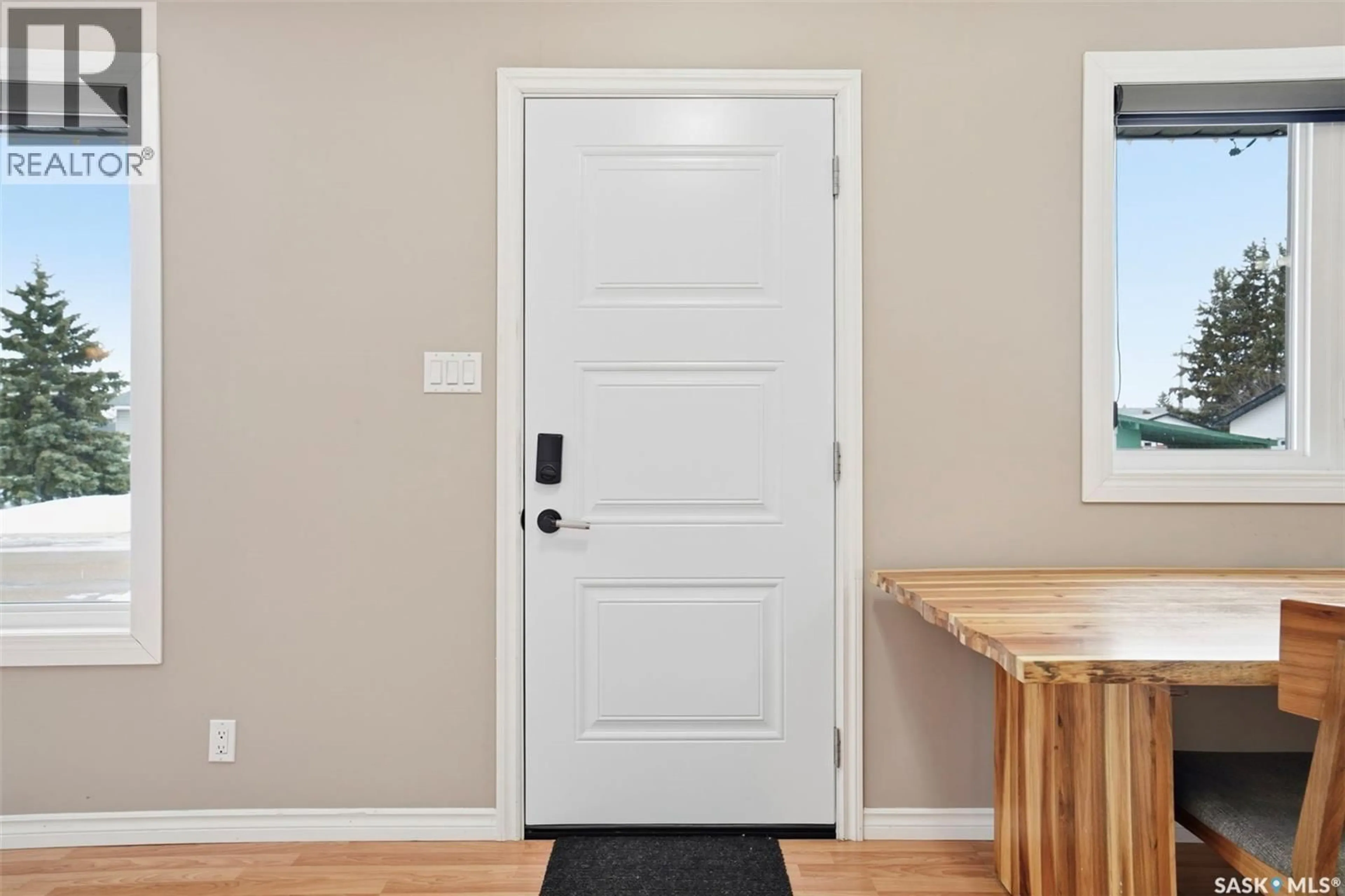 Indoor entryway for 621 2ND STREET, Martensville Saskatchewan S0K2T0