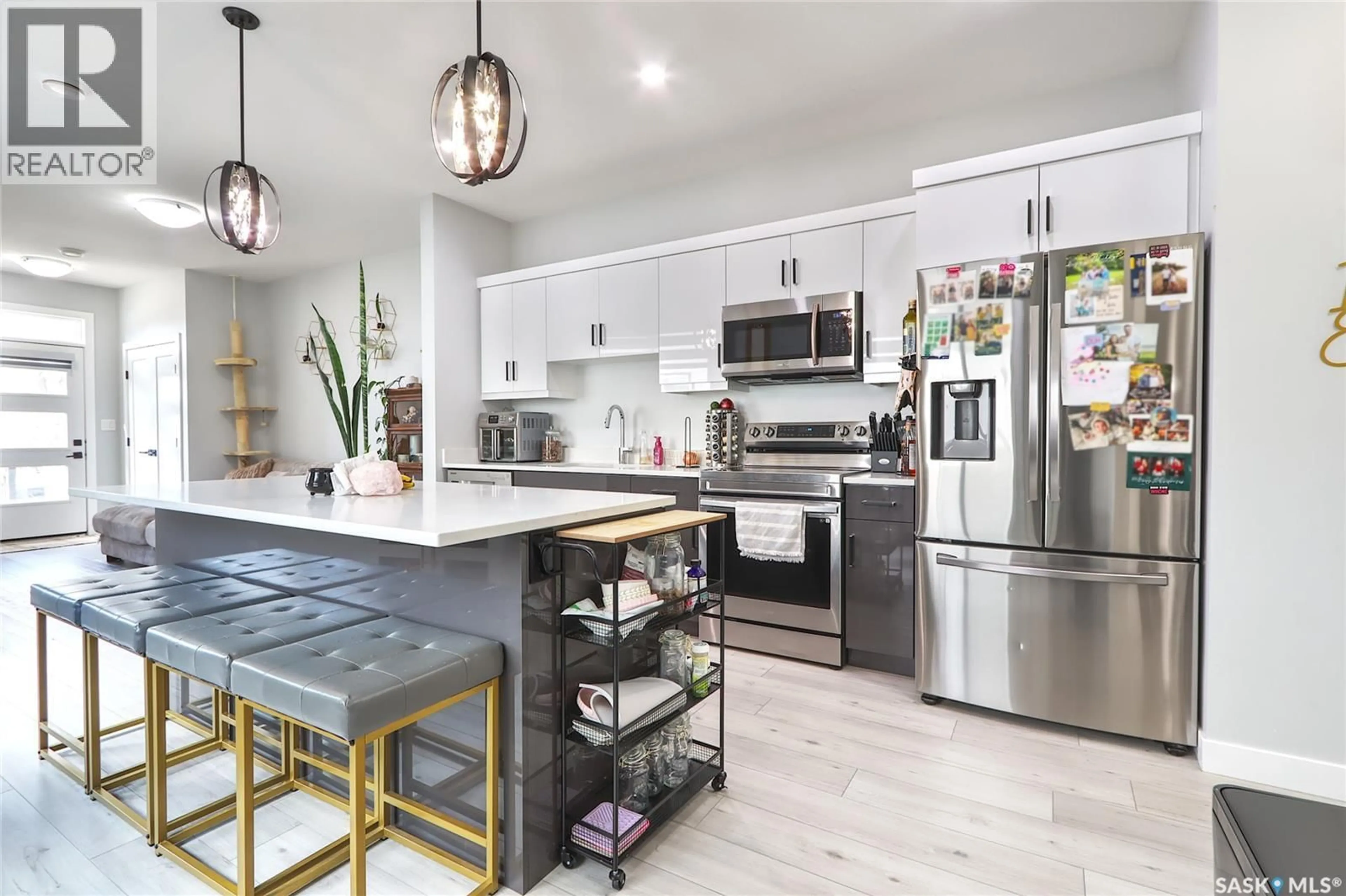 Open concept kitchen, unknown for 2213 PASQUA STREET, Regina Saskatchewan S4T4M5