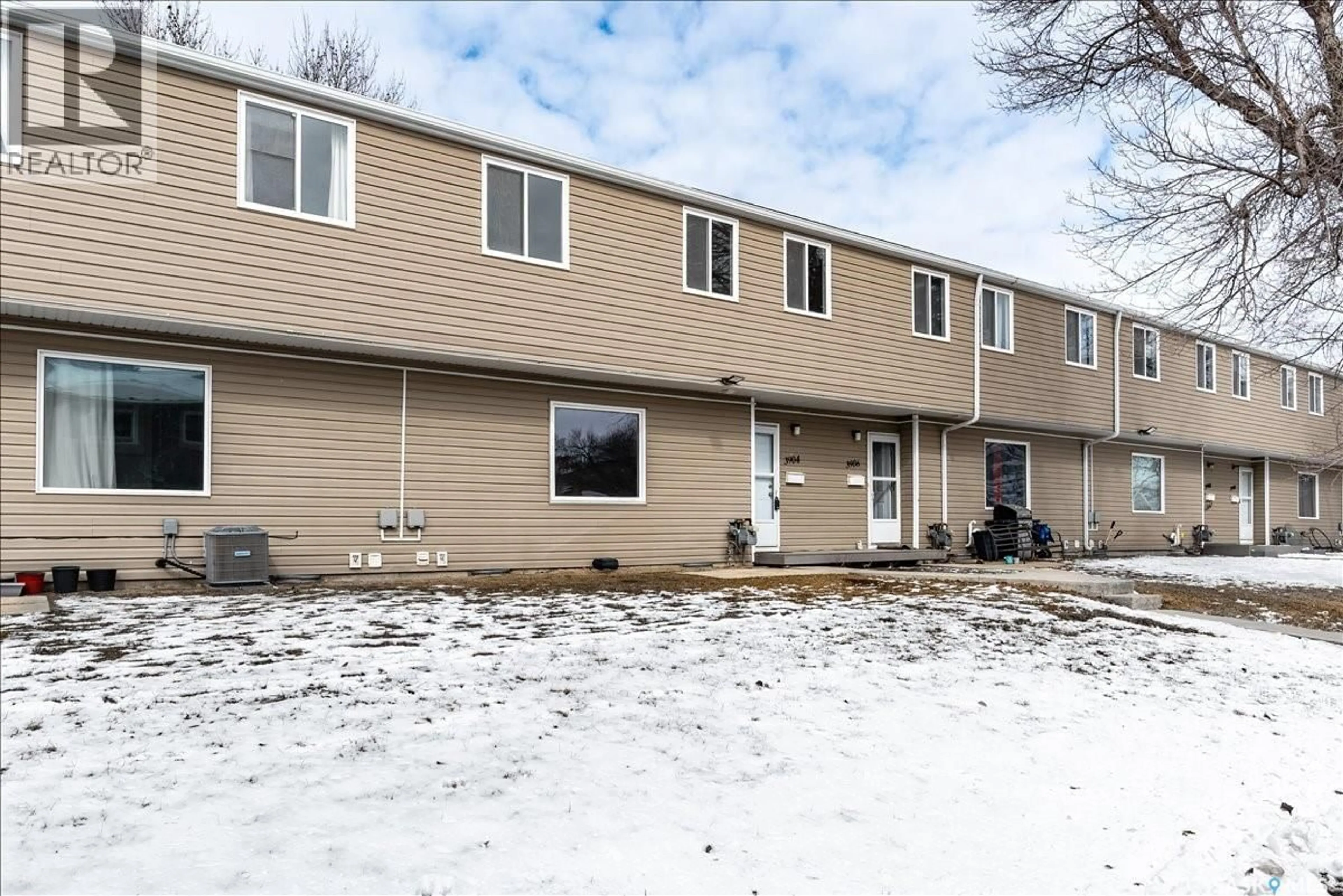 Home with vinyl exterior material, street for 71 - 3904 CASTLE ROAD, Regina Saskatchewan S4S6A4