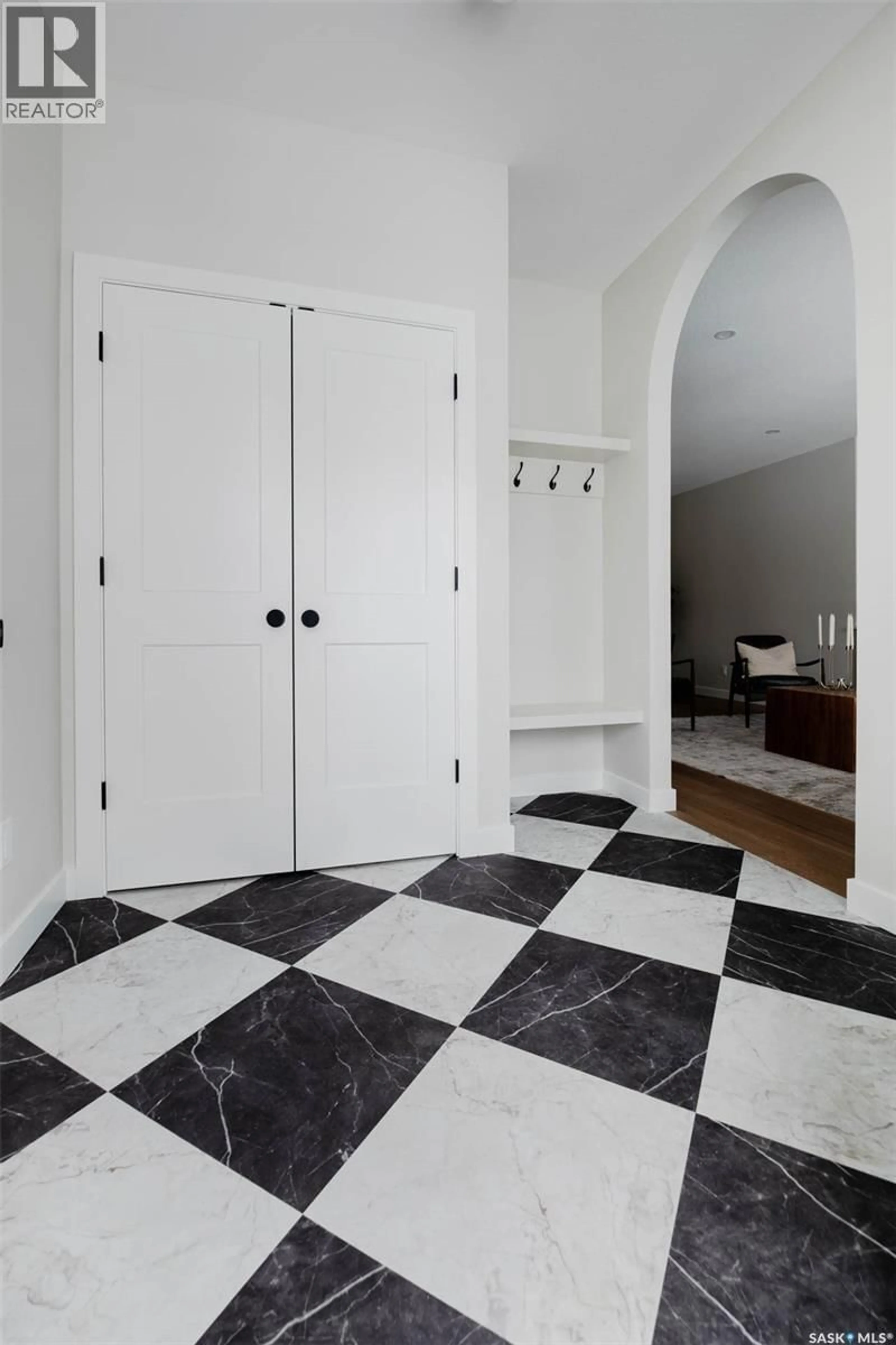 Indoor entryway for 2808 FLEURY STREET, Regina Saskatchewan S4N2M4