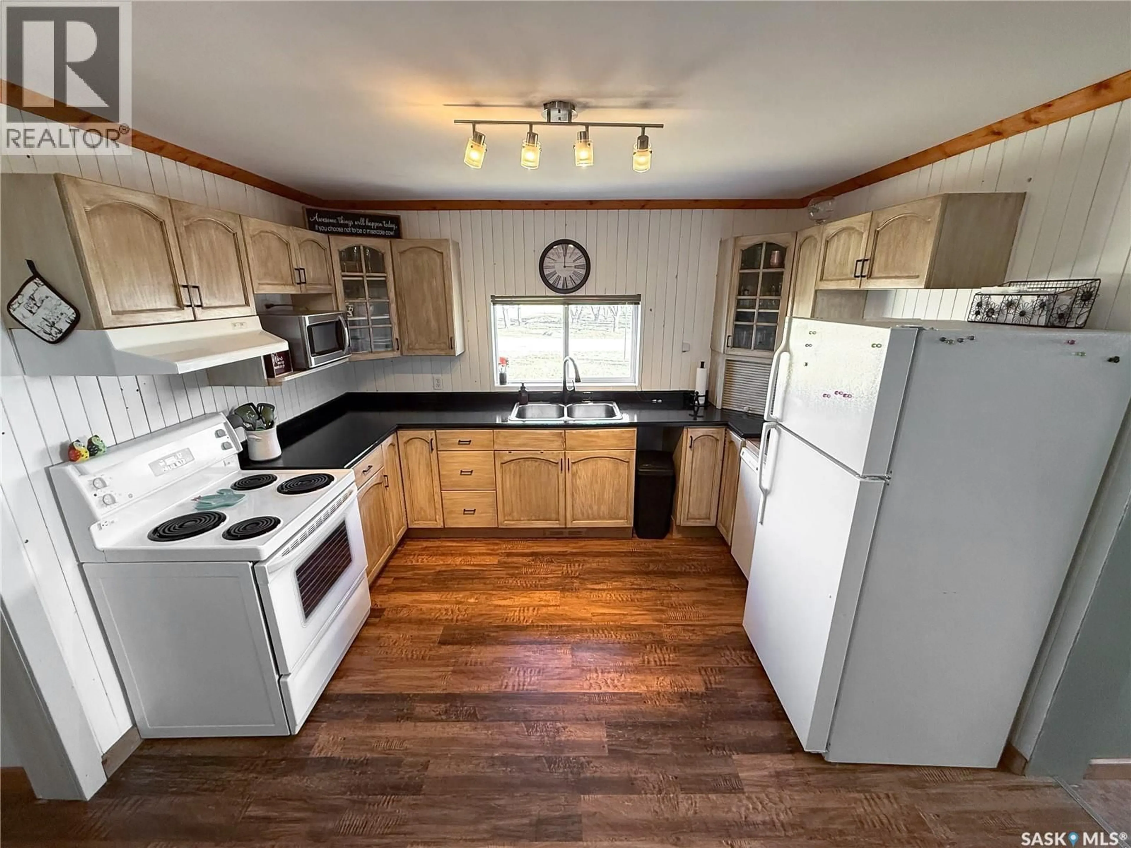 Standard kitchen, unknown for 103 1ST STREET, Frontier Saskatchewan S0N0W0