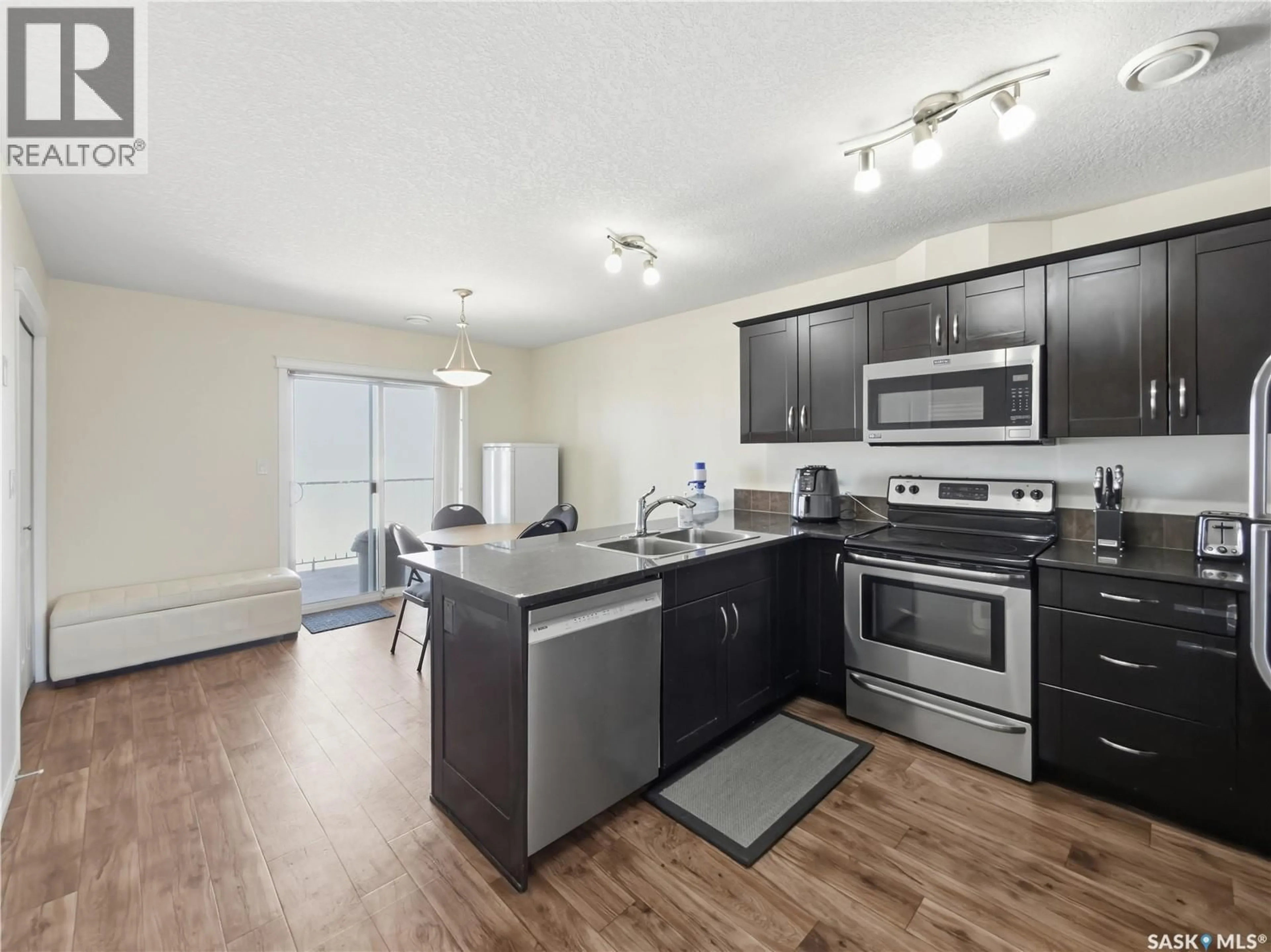 Standard kitchen, unknown for 209 - 3818 DEWDNEY AVENUE, Regina Saskatchewan S4Z0A6