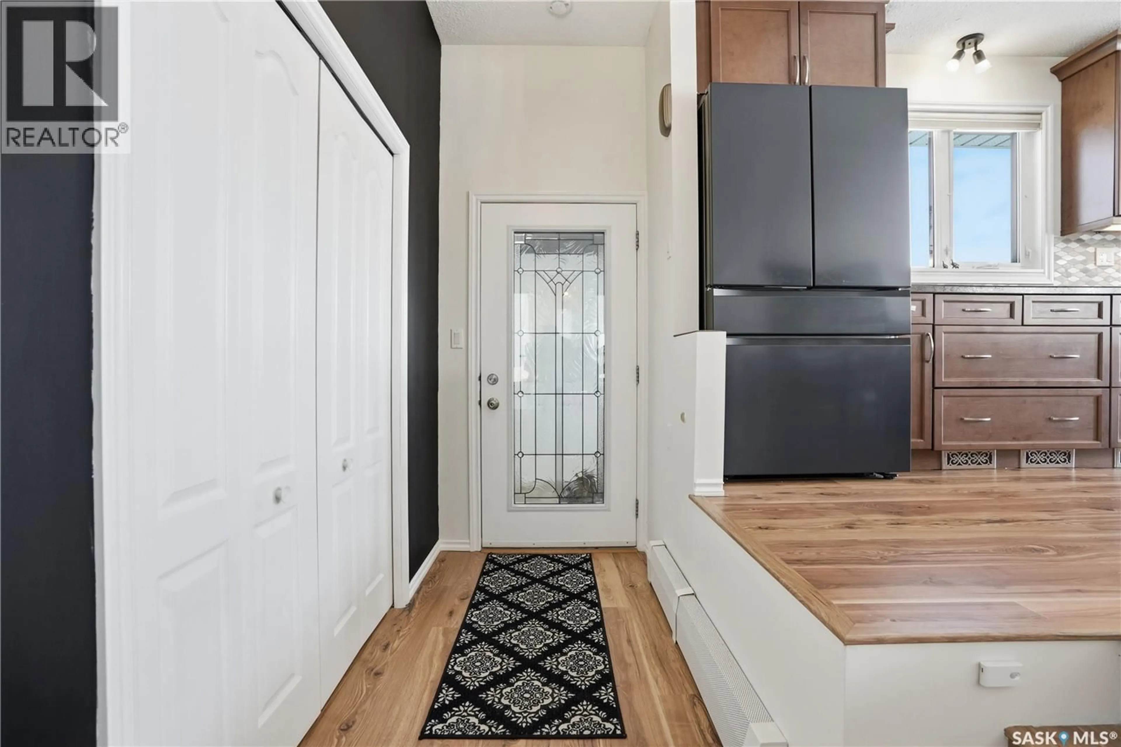 Indoor entryway for 1643 GENERAL CRESCENT, Moose Jaw Saskatchewan S6H6M2