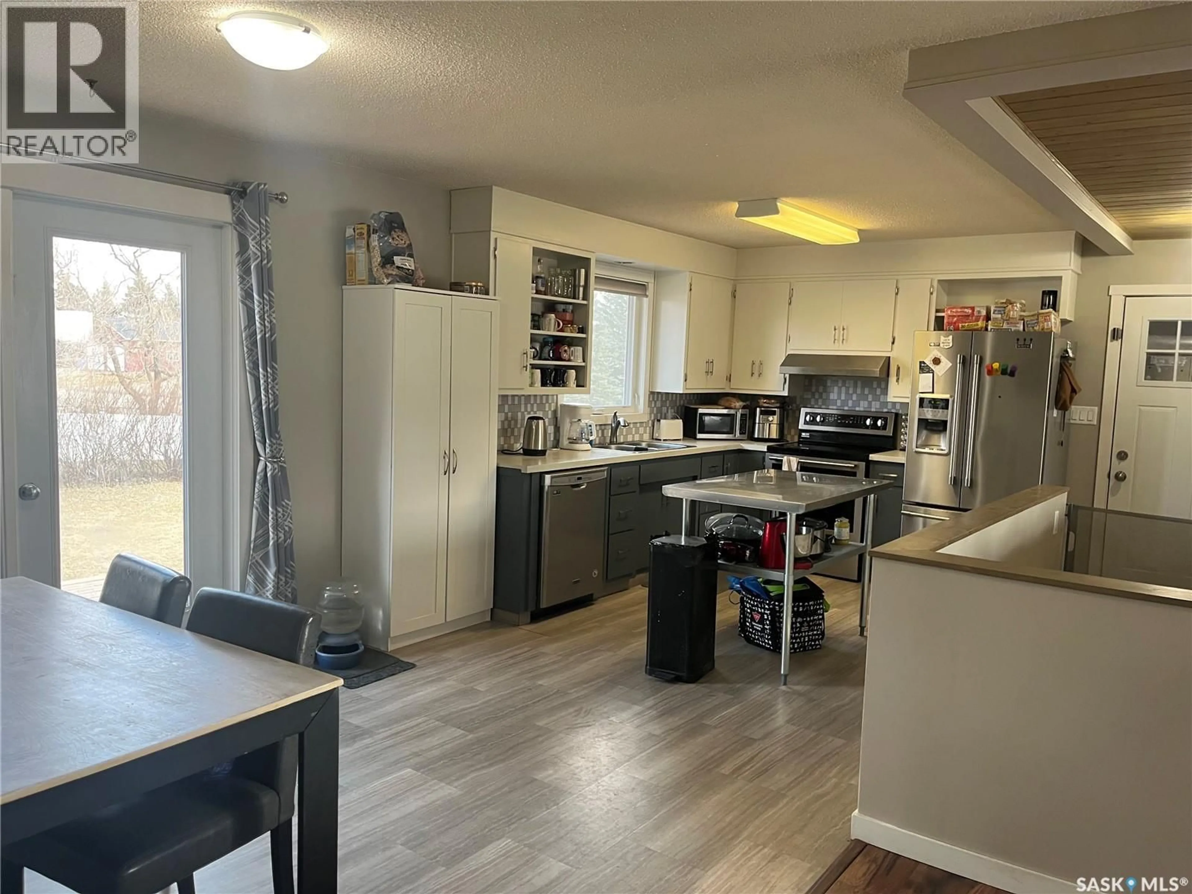 Open concept kitchen, wood/laminate floor for 333 7TH STREET, Alameda Saskatchewan S0C0A0