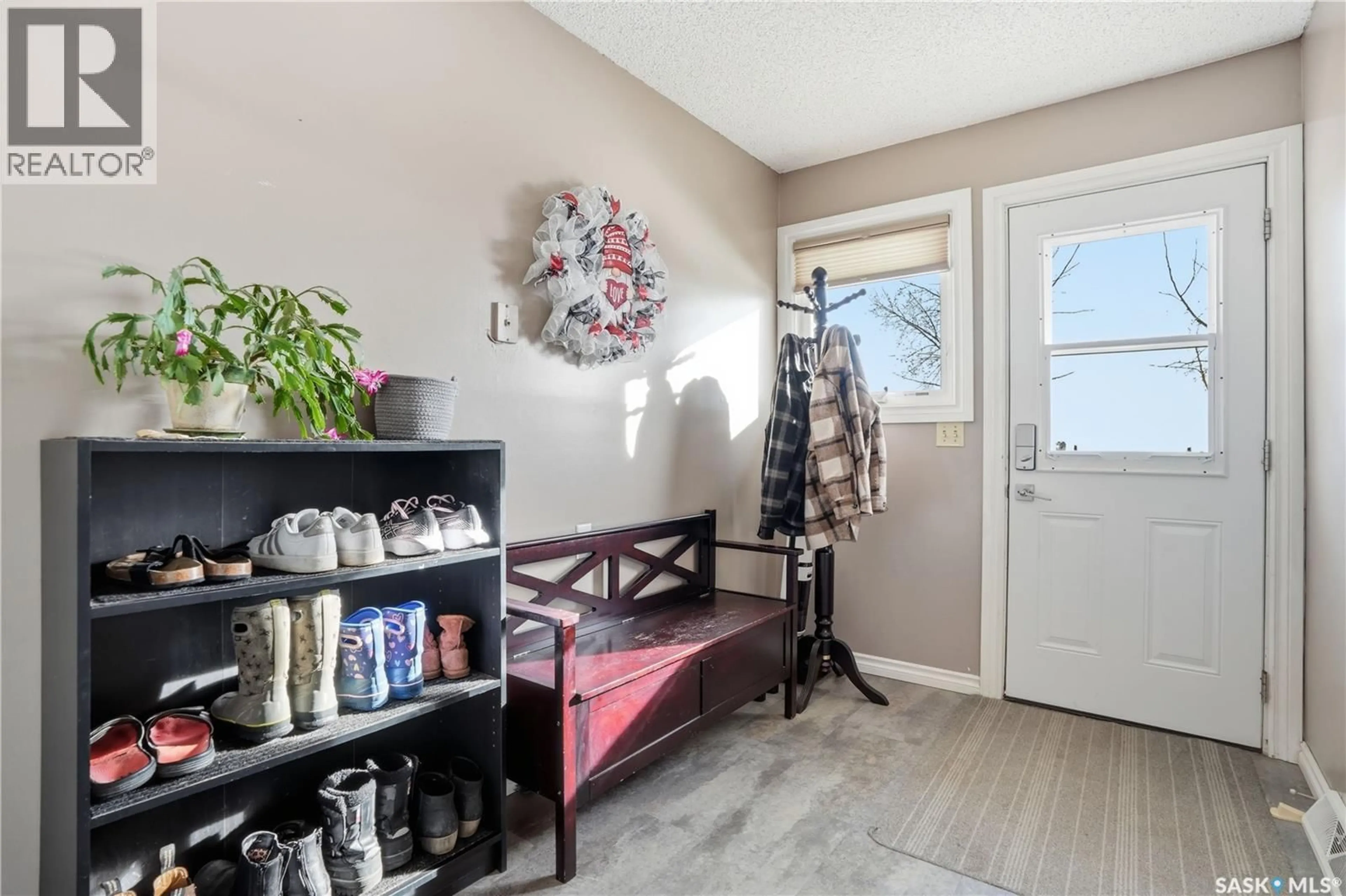 Indoor entryway for HALLBORG ACREAGE, Chaplin Rm No. 164 Saskatchewan S0H0V0