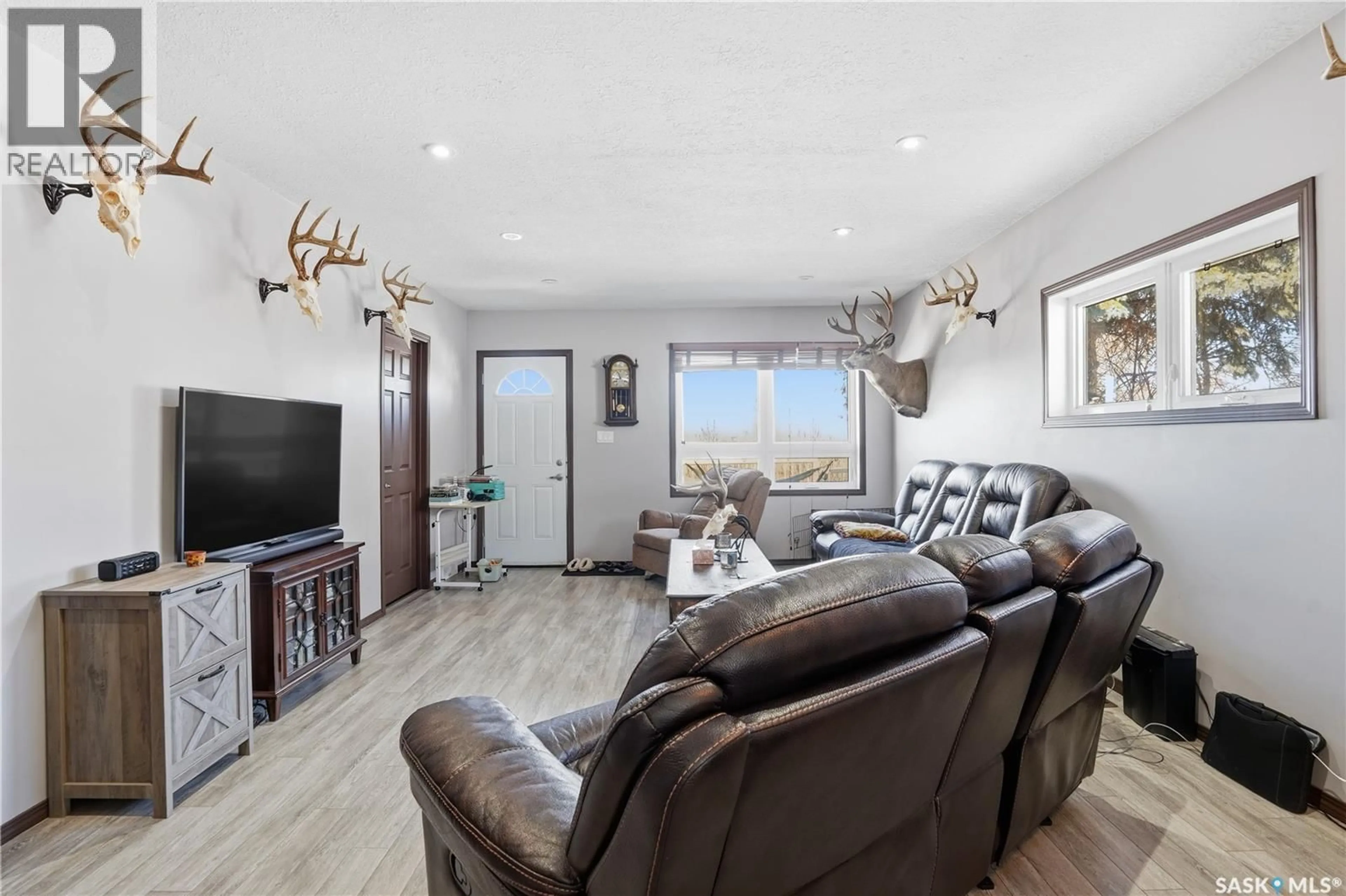 Living room with furniture, unknown for 24 ALICE CRESCENT, Marquis Rm No. 191 Saskatchewan S0H4C0