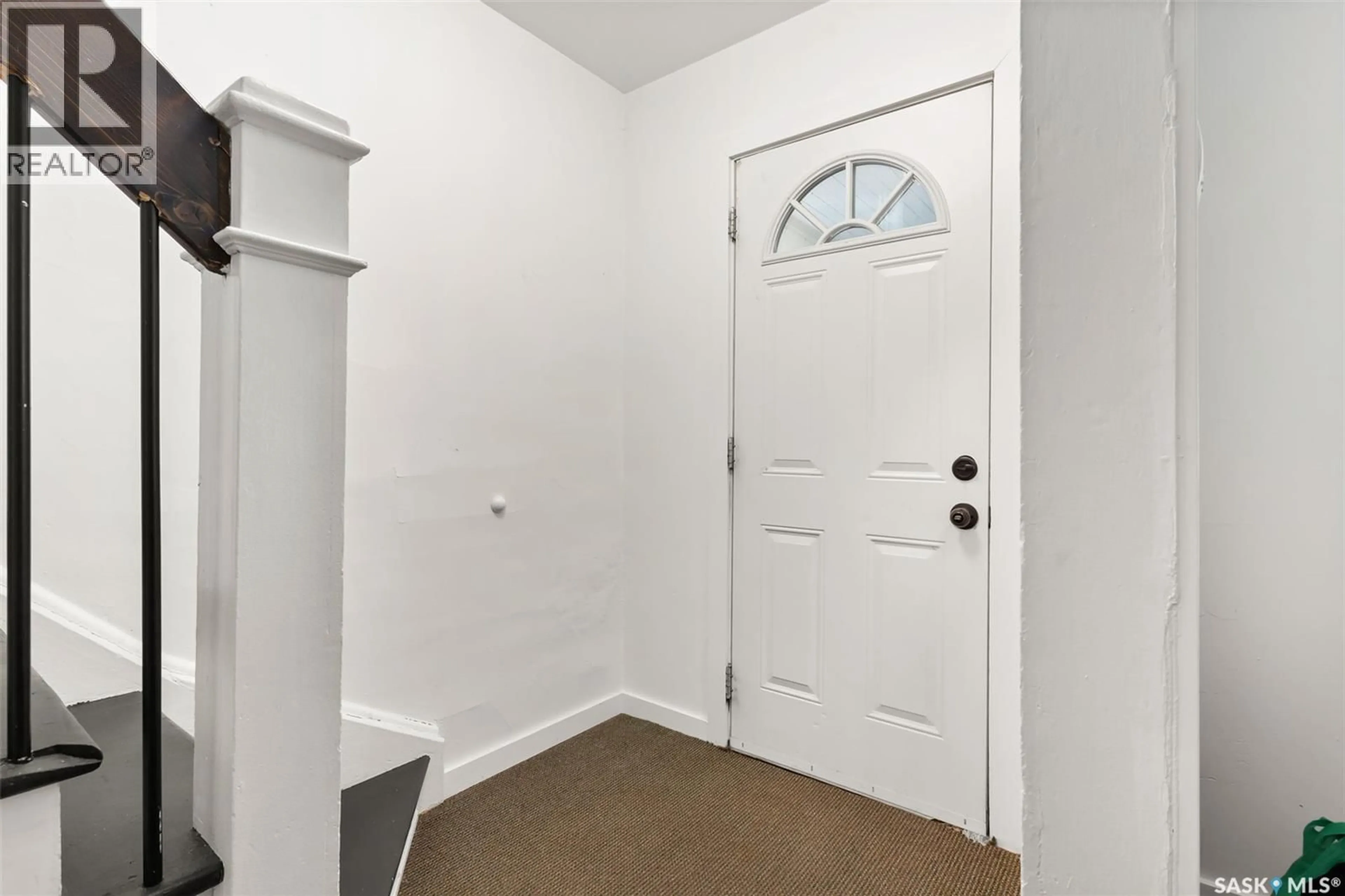 Indoor entryway for 1941 MONTAGUE STREET, Regina Saskatchewan S4T3J6
