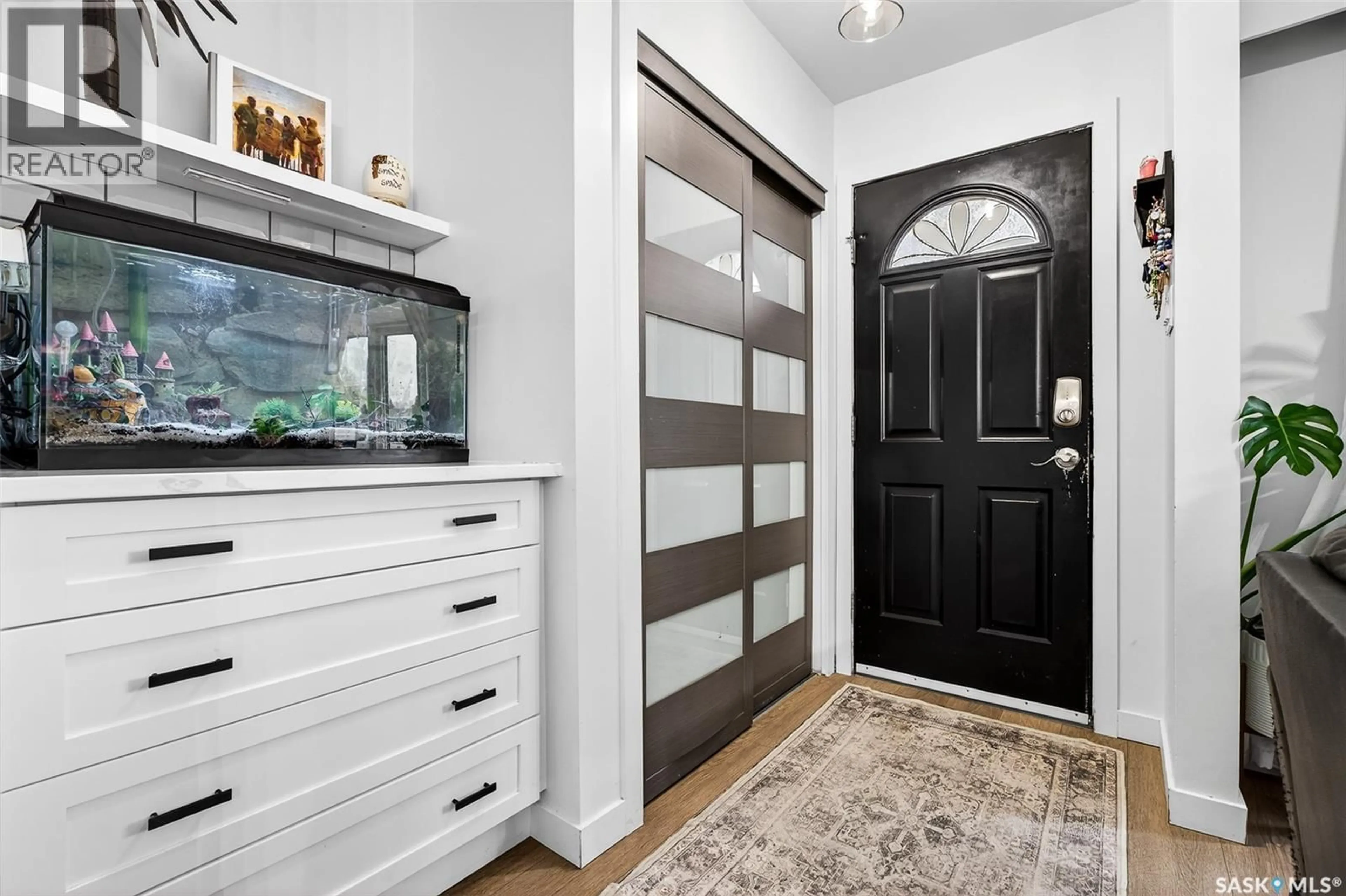 Indoor entryway for 1365 PRINCE CRESCENT, Moose Jaw Saskatchewan S6H6E6