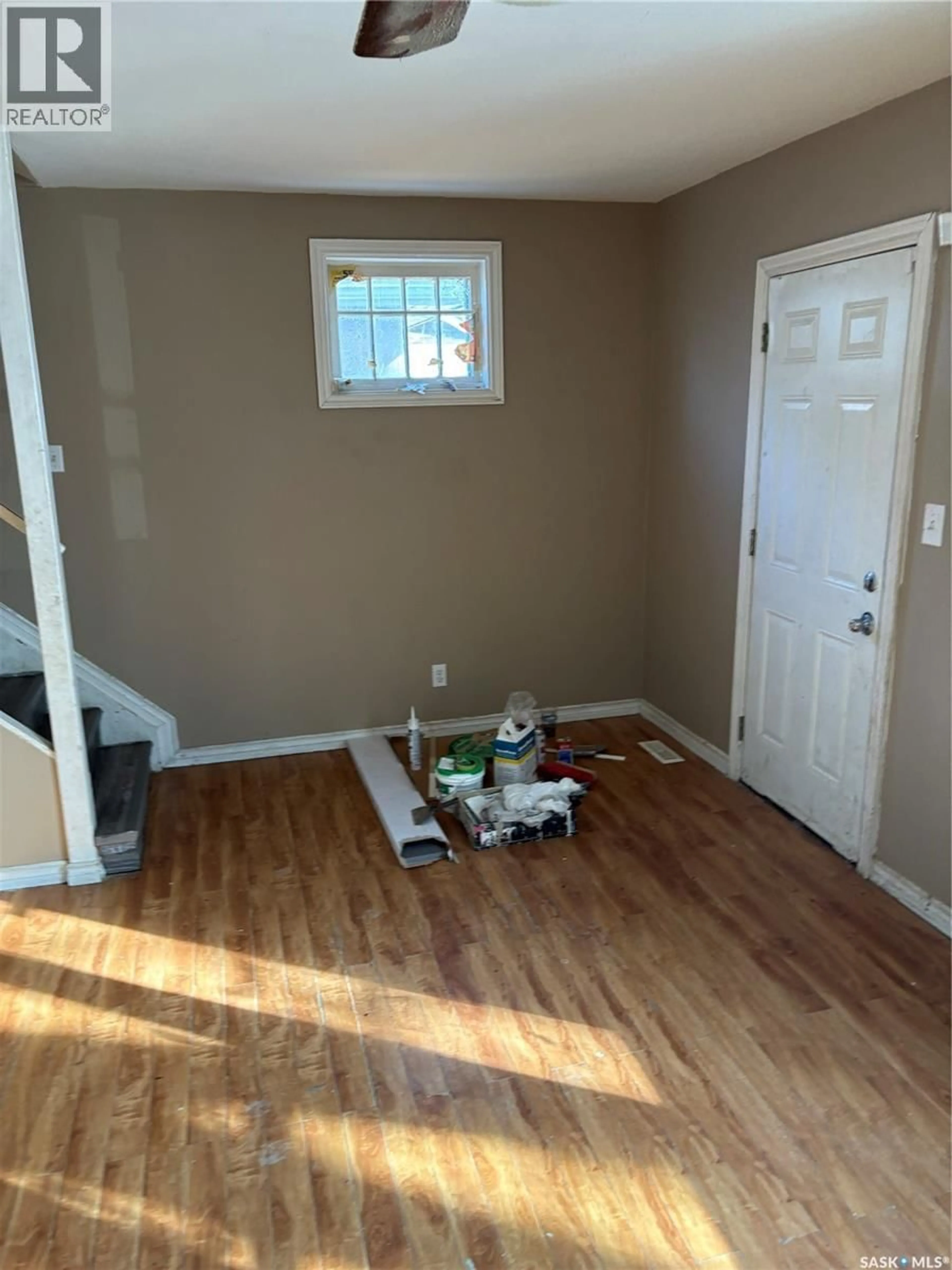 Indoor entryway for 1212-1216 RAE STREET, Regina Saskatchewan S4T2C2