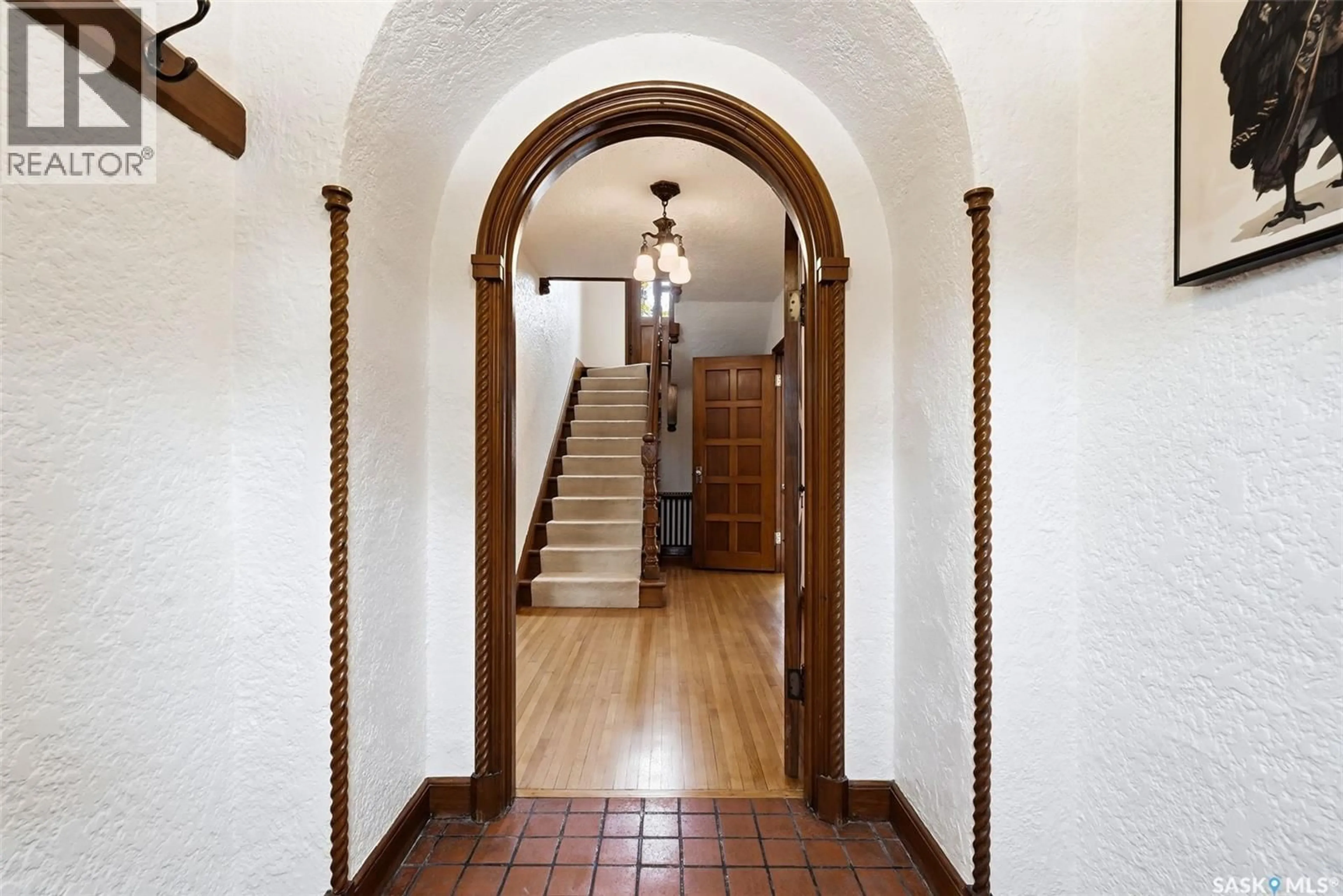 Indoor foyer for 3003 HILL AVENUE, Regina Saskatchewan S4S0W2