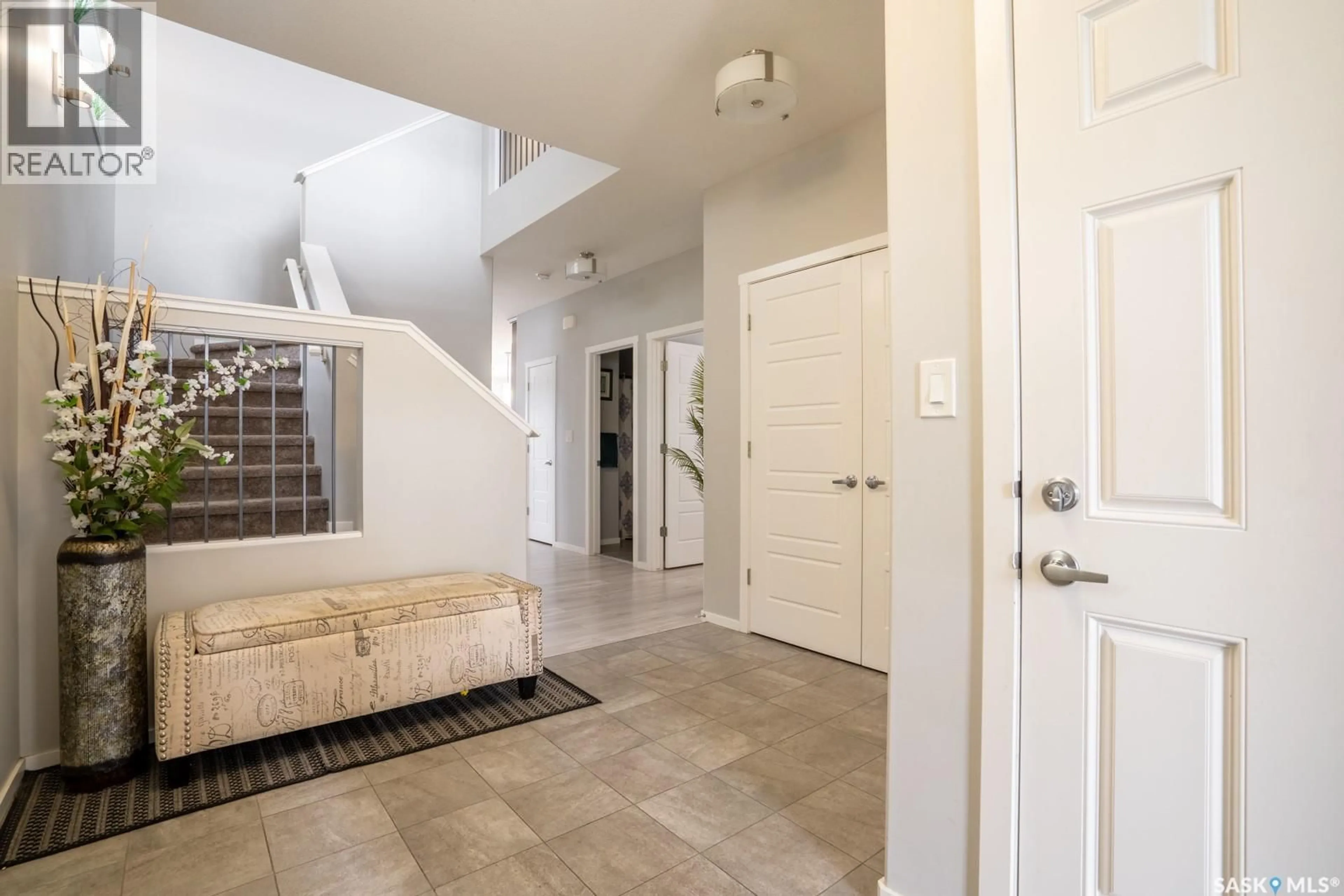 Indoor entryway for 5144 GREEN CRESCENT, Regina Saskatchewan S4V3S9