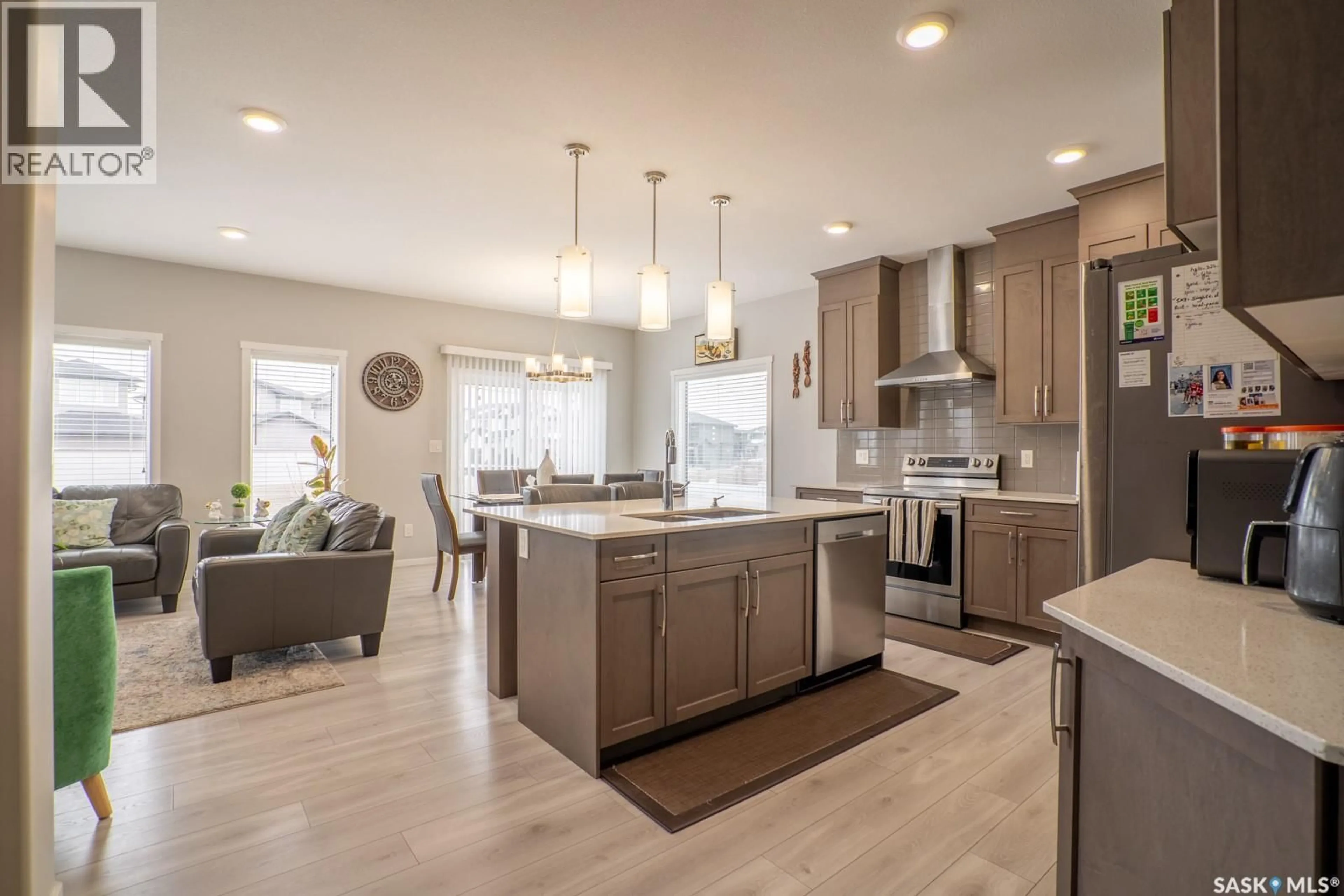 Open concept kitchen, unknown for 5144 GREEN CRESCENT, Regina Saskatchewan S4V3S9