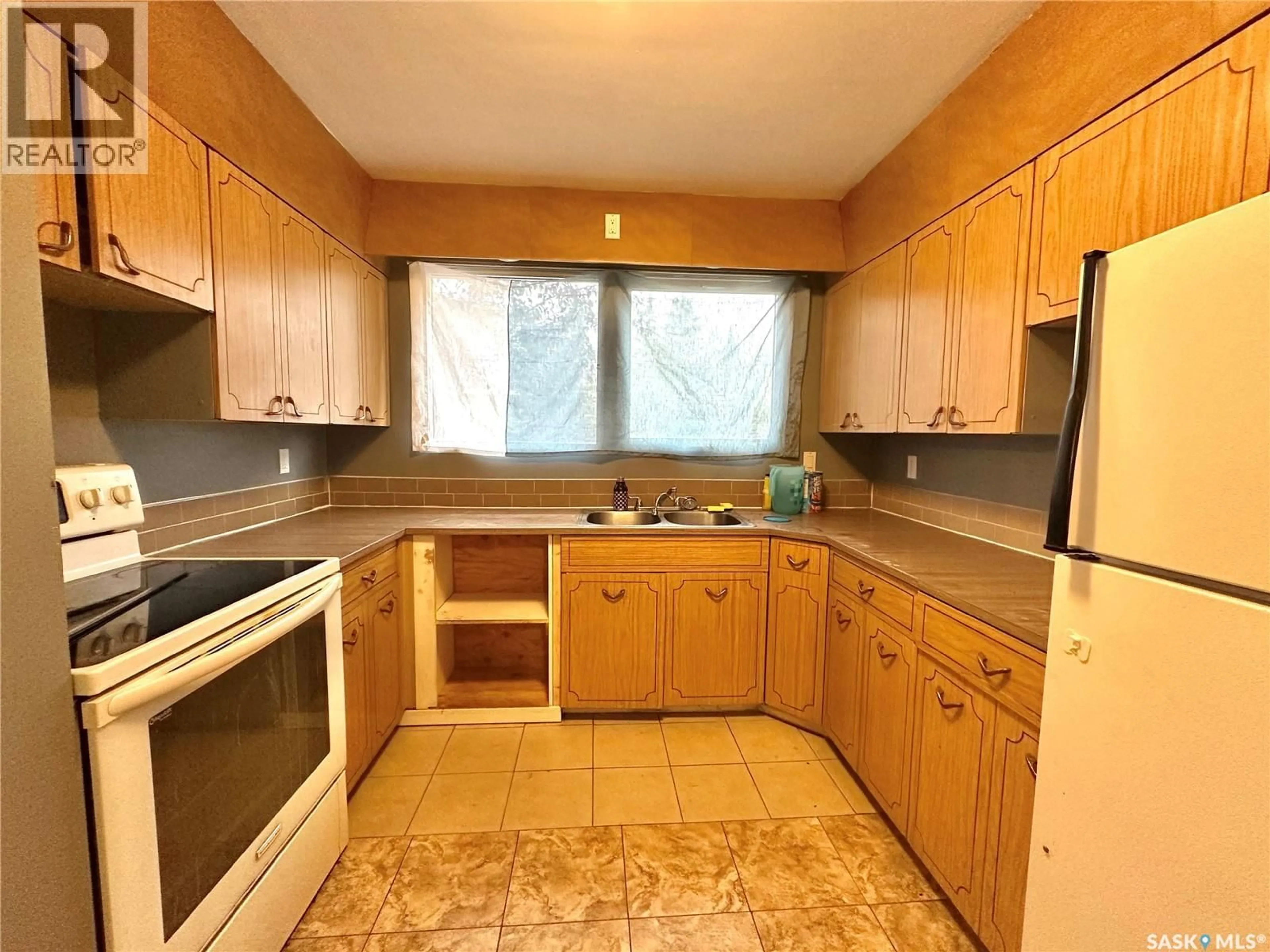 Standard kitchen, unknown for 1091 109TH STREET, North Battleford Saskatchewan S9A2E3
