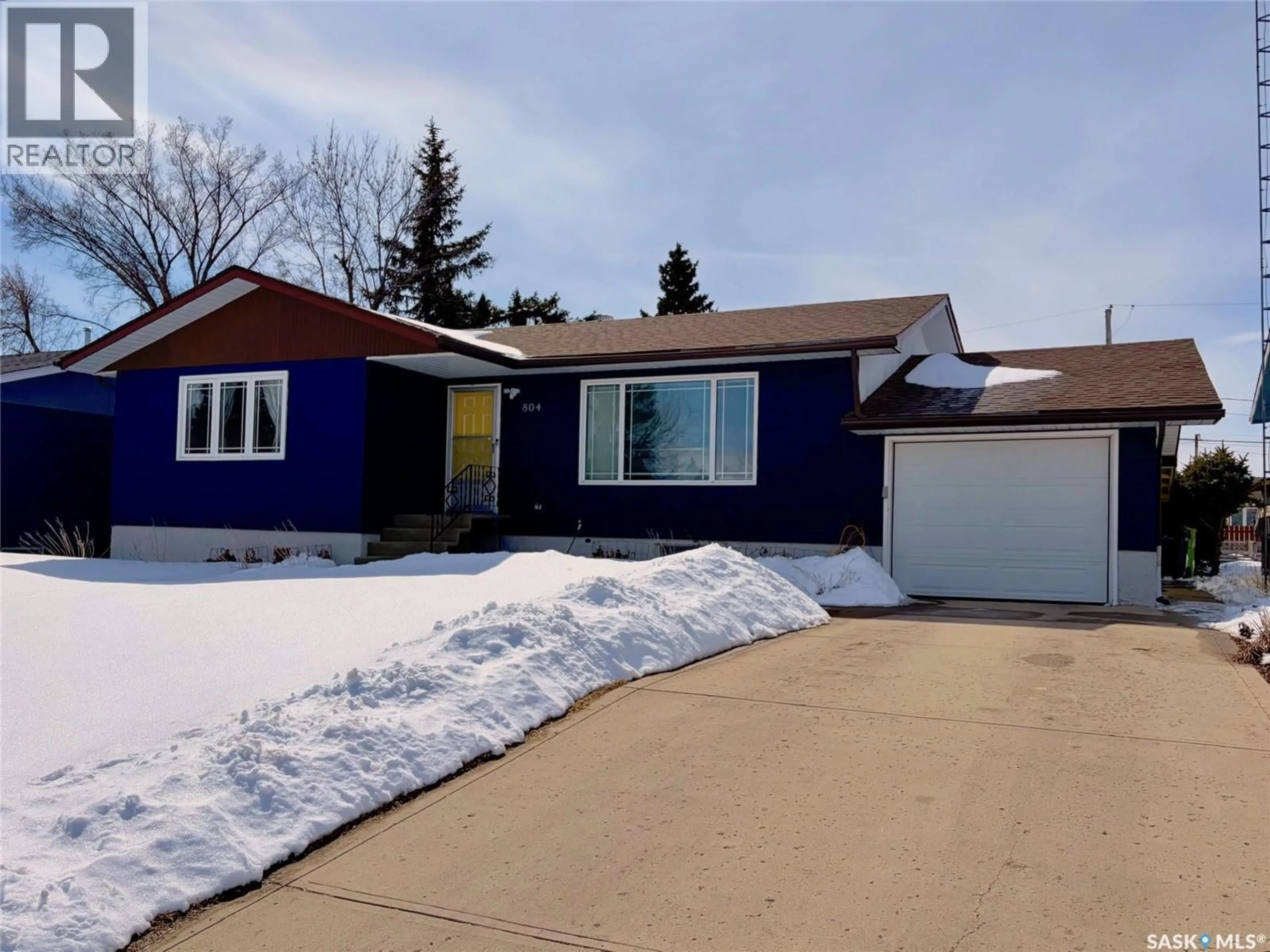 Home with vinyl exterior material, street for 804 PITT STREET, Indian Head Saskatchewan S0G2K0