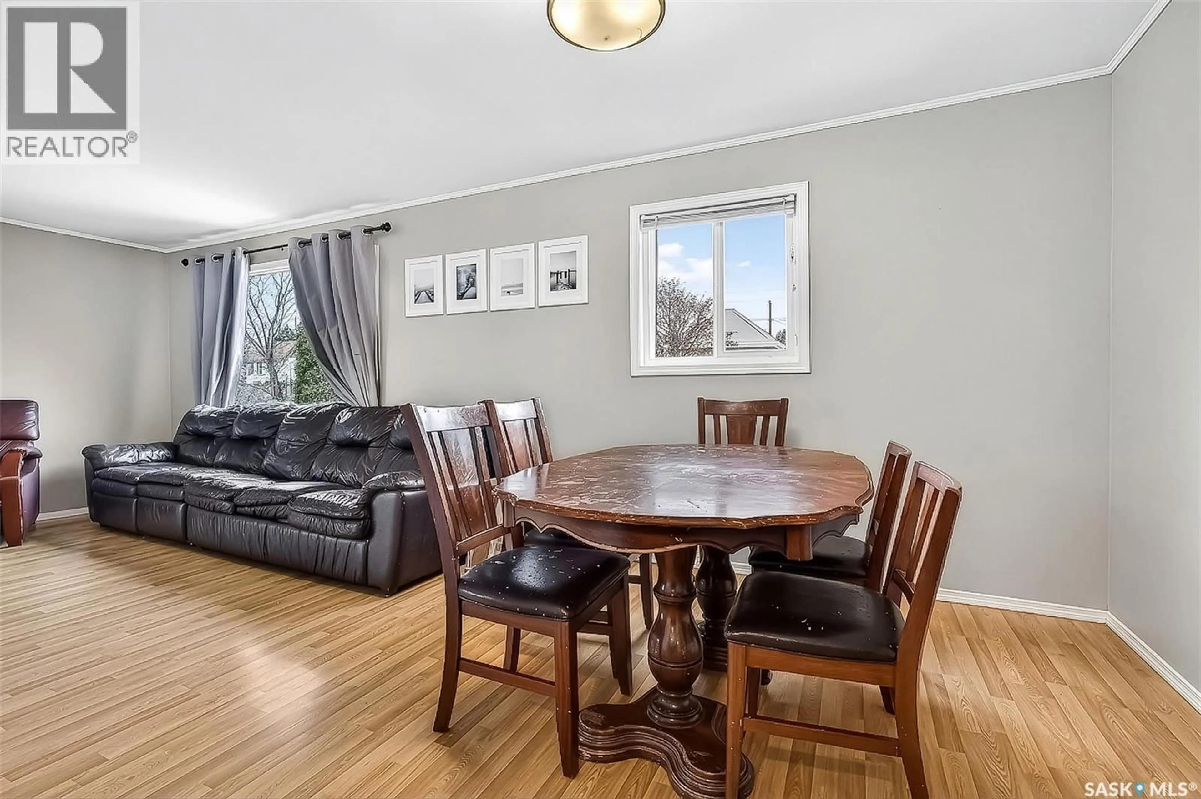 Dining room, wood/laminate floor for 1123 ATHABASCA STREET, Moose Jaw Saskatchewan S6H2E8