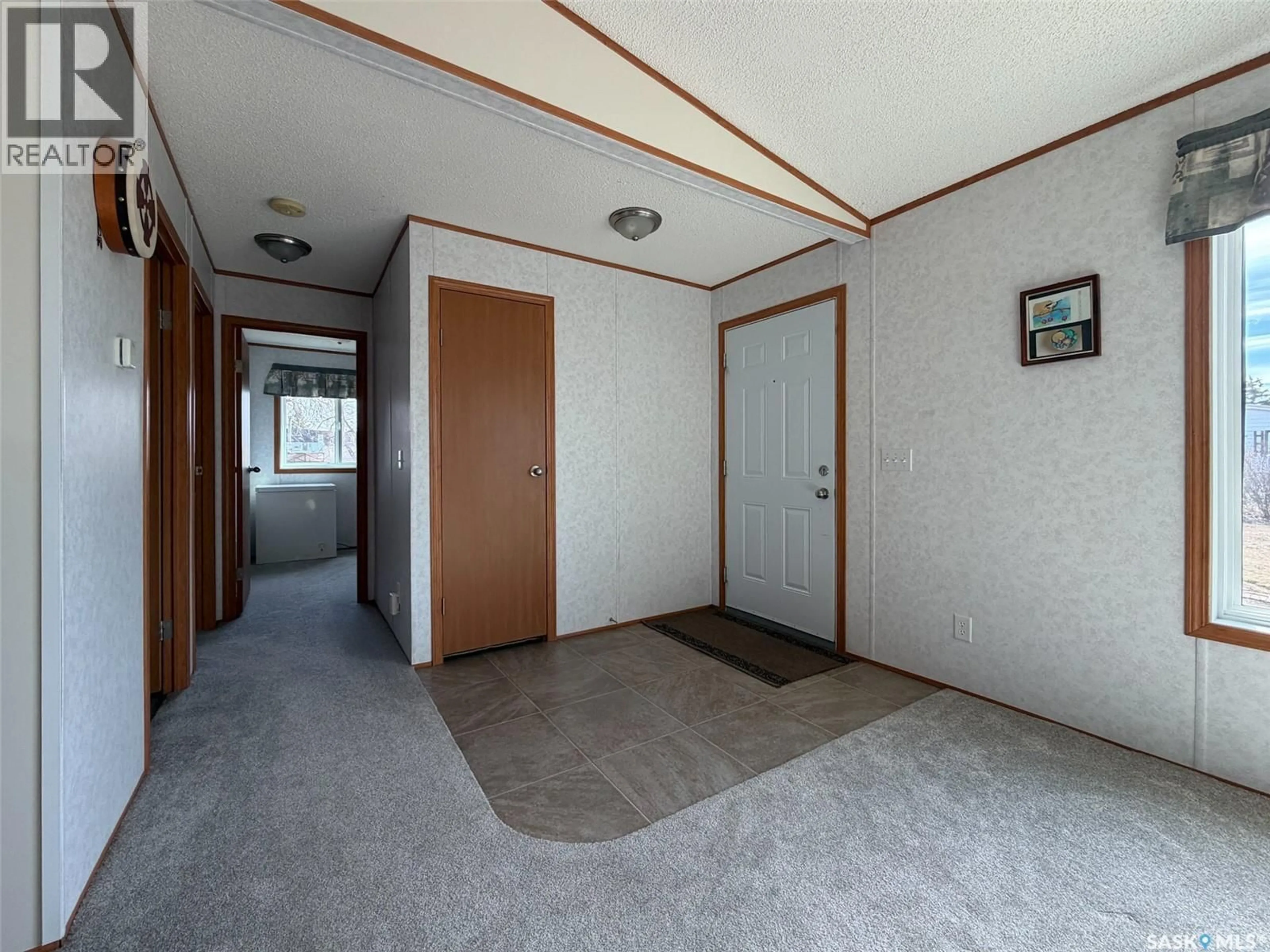 Unknown for 213 - 217 2ND STREET, Climax Saskatchewan S0N0N0