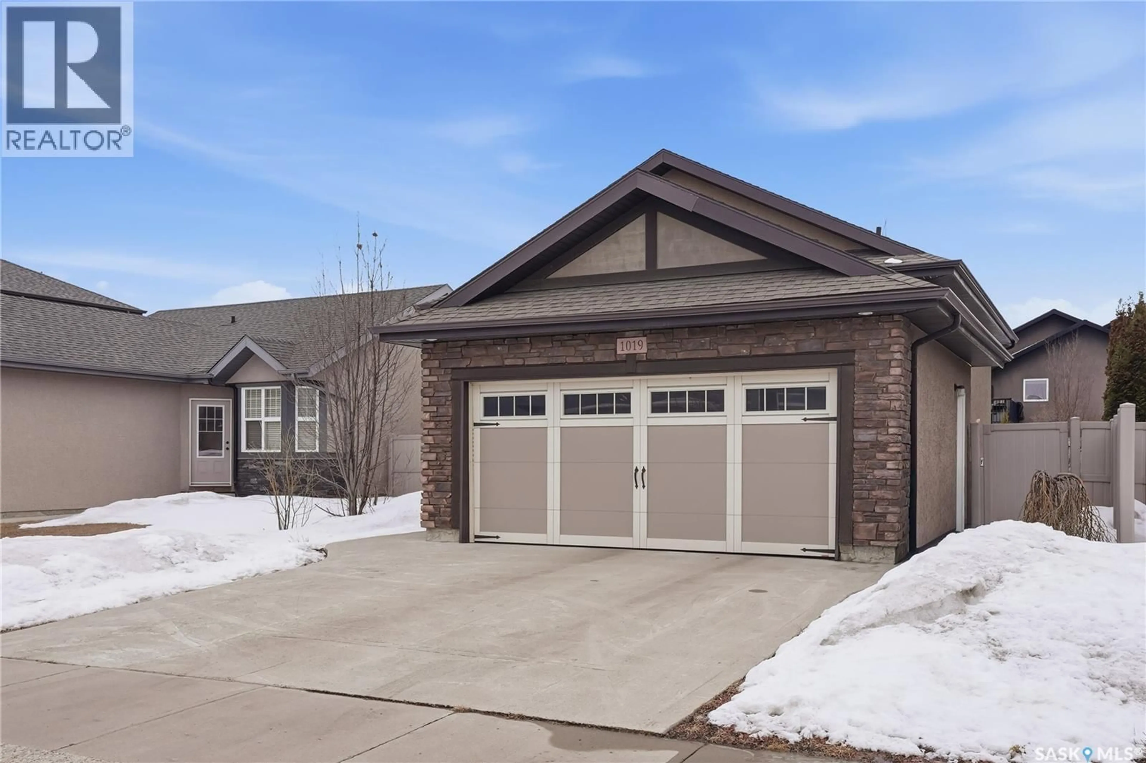Indoor garage for 1019 HUNTER ROAD, Saskatoon Saskatchewan S7T0E6