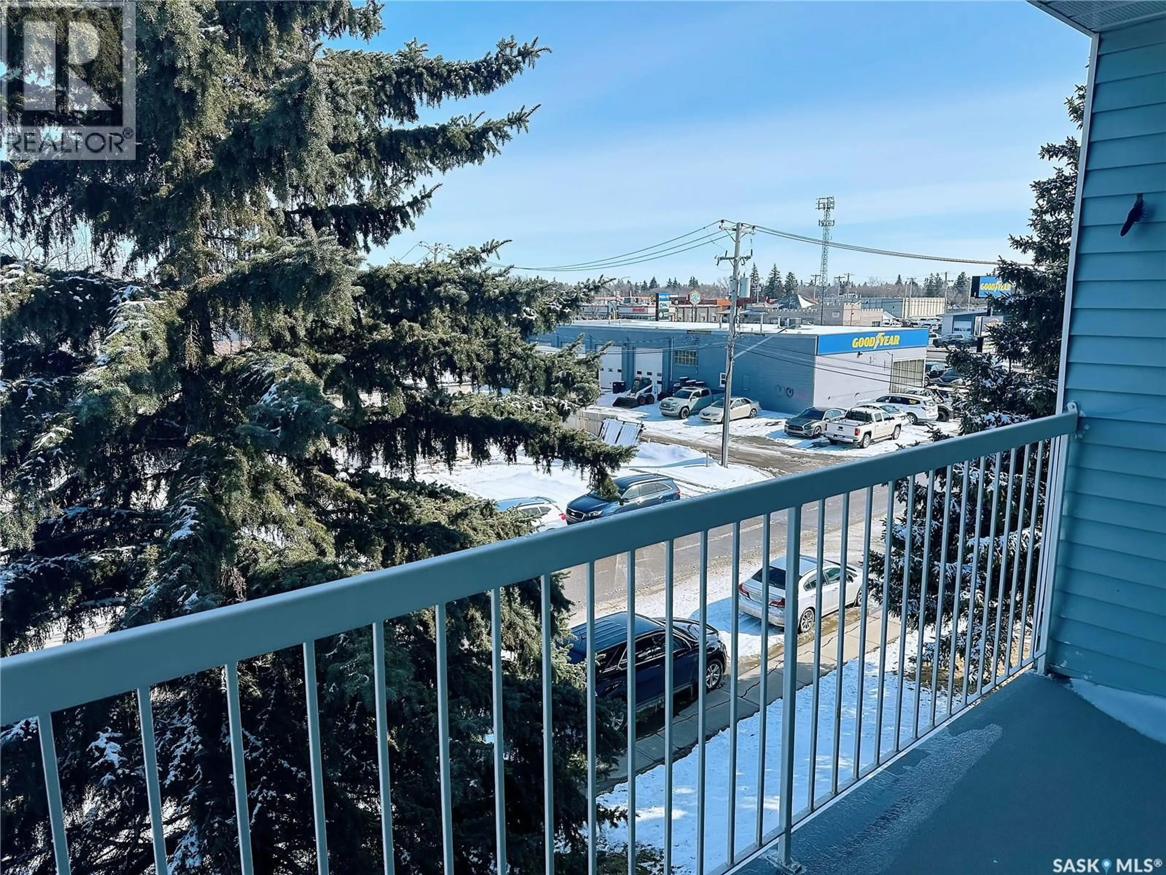 Balcony in the apartment, water/lake/river/ocean view for 301 918 ARGYLE AVENUE, Saskatoon Saskatchewan S7H2W1