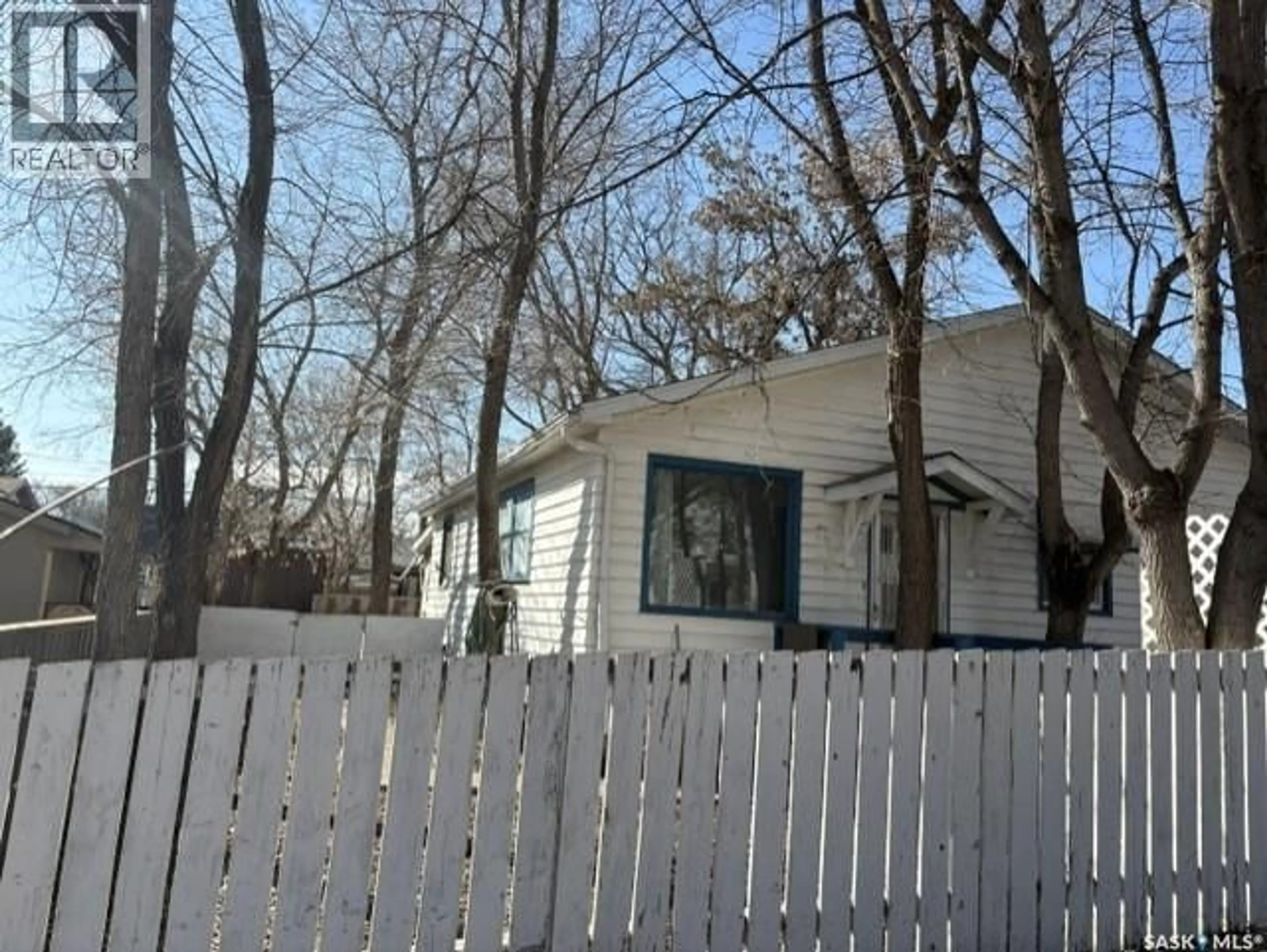 Shed for 1088 WOLFE AVENUE, Moose Jaw Saskatchewan S6H1J7