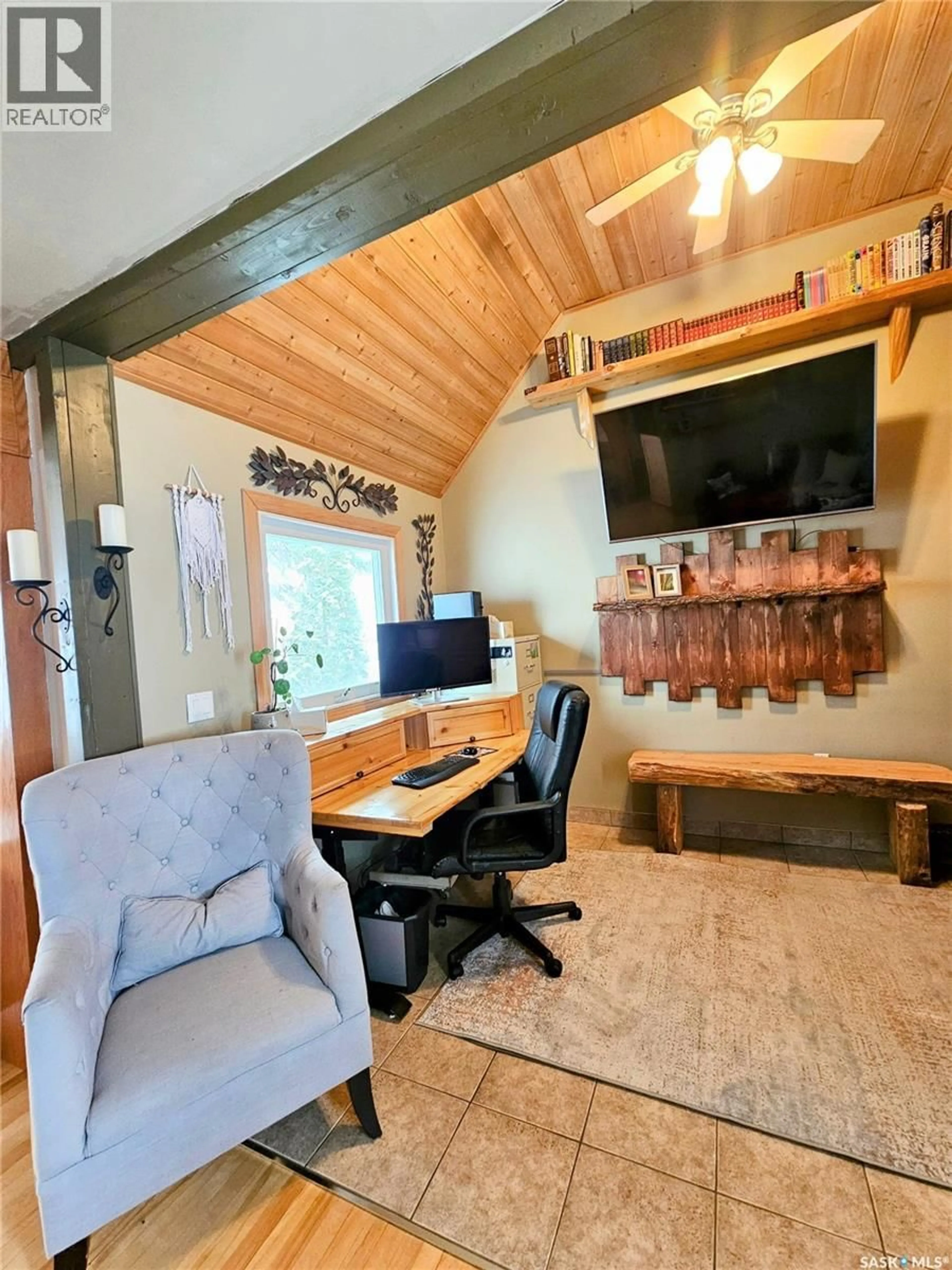 A pic of a room for 2612 LINDSAY STREET, Regina Saskatchewan S4N3E1