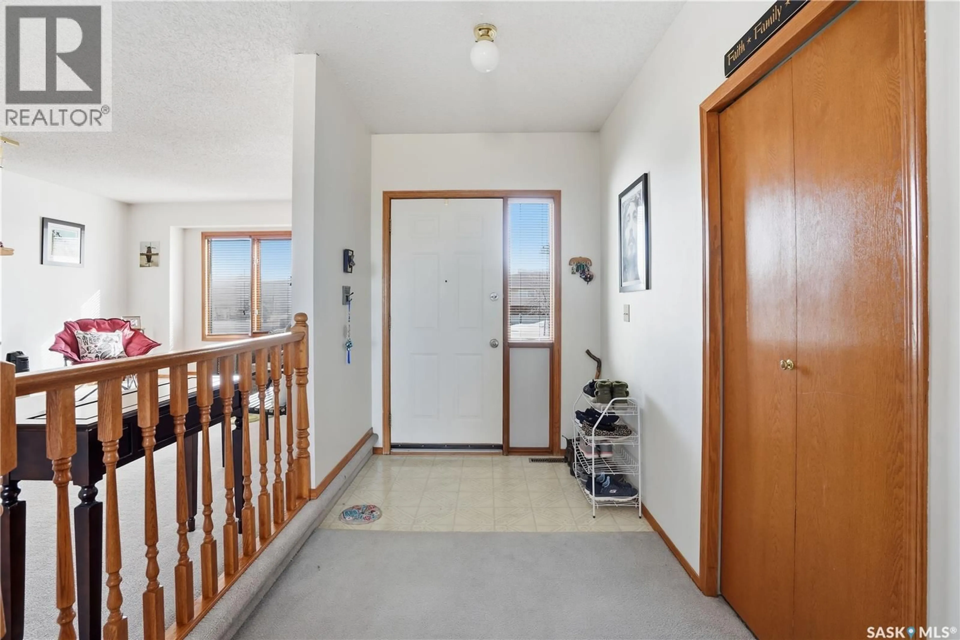Indoor foyer for 681 CANADA STREET, Central Butte Saskatchewan S0H0T0