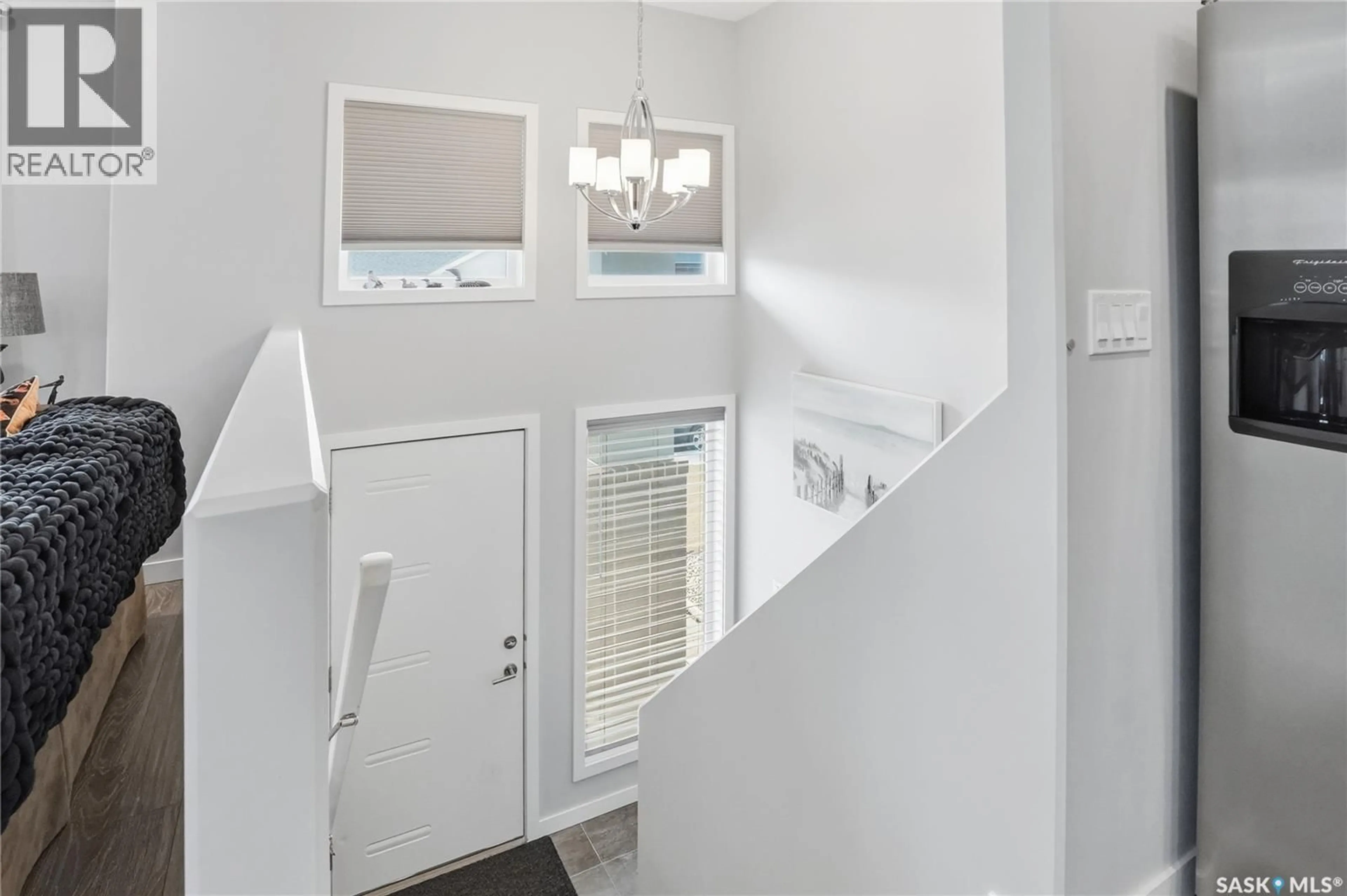 Indoor entryway for 483 BOYKOWICH STREET, Saskatoon Saskatchewan S7W0S6