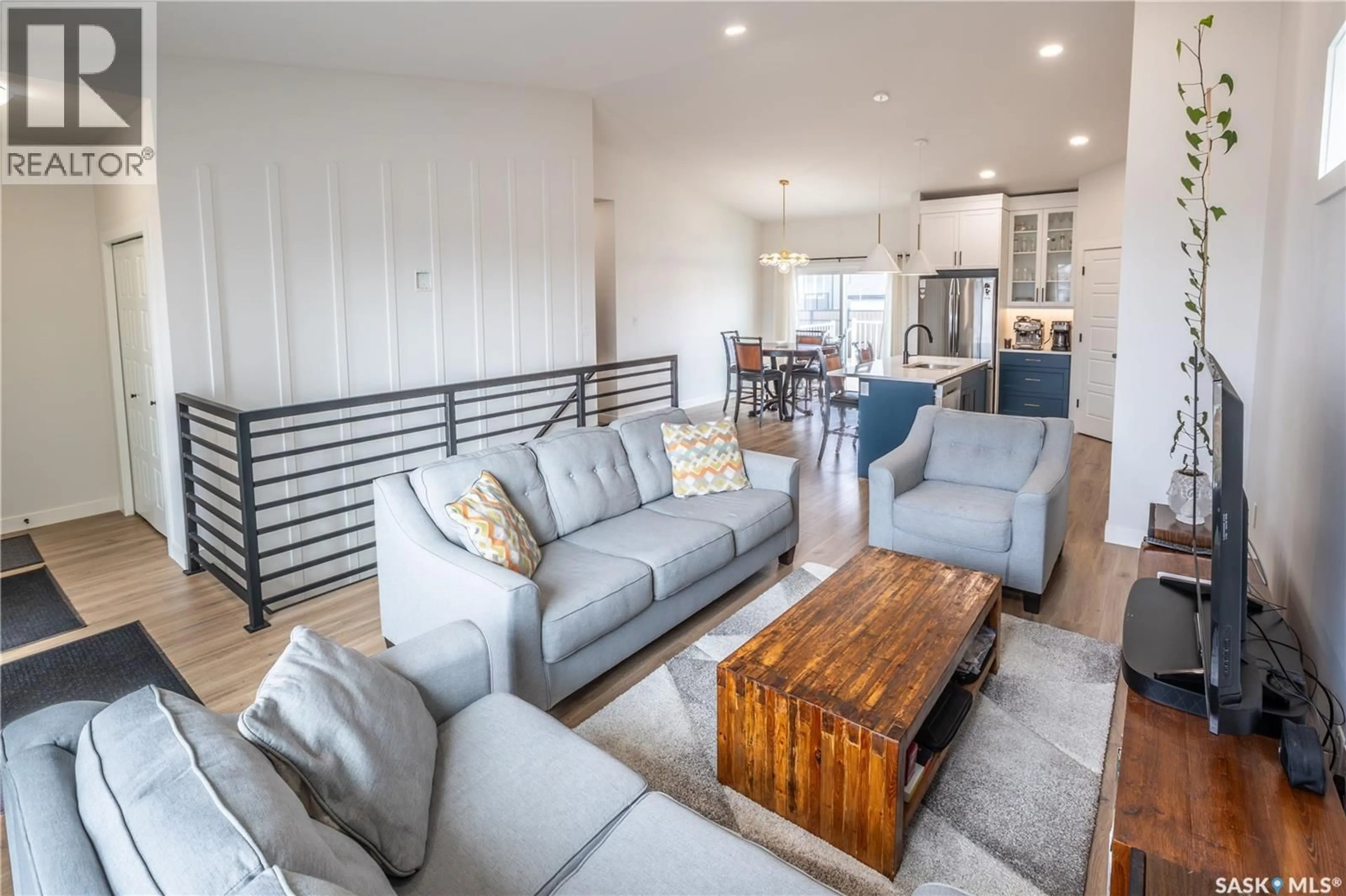 Living room with furniture, unknown for 1002 MAPLEWOOD DRIVE, Moose Jaw Saskatchewan S6J0E4