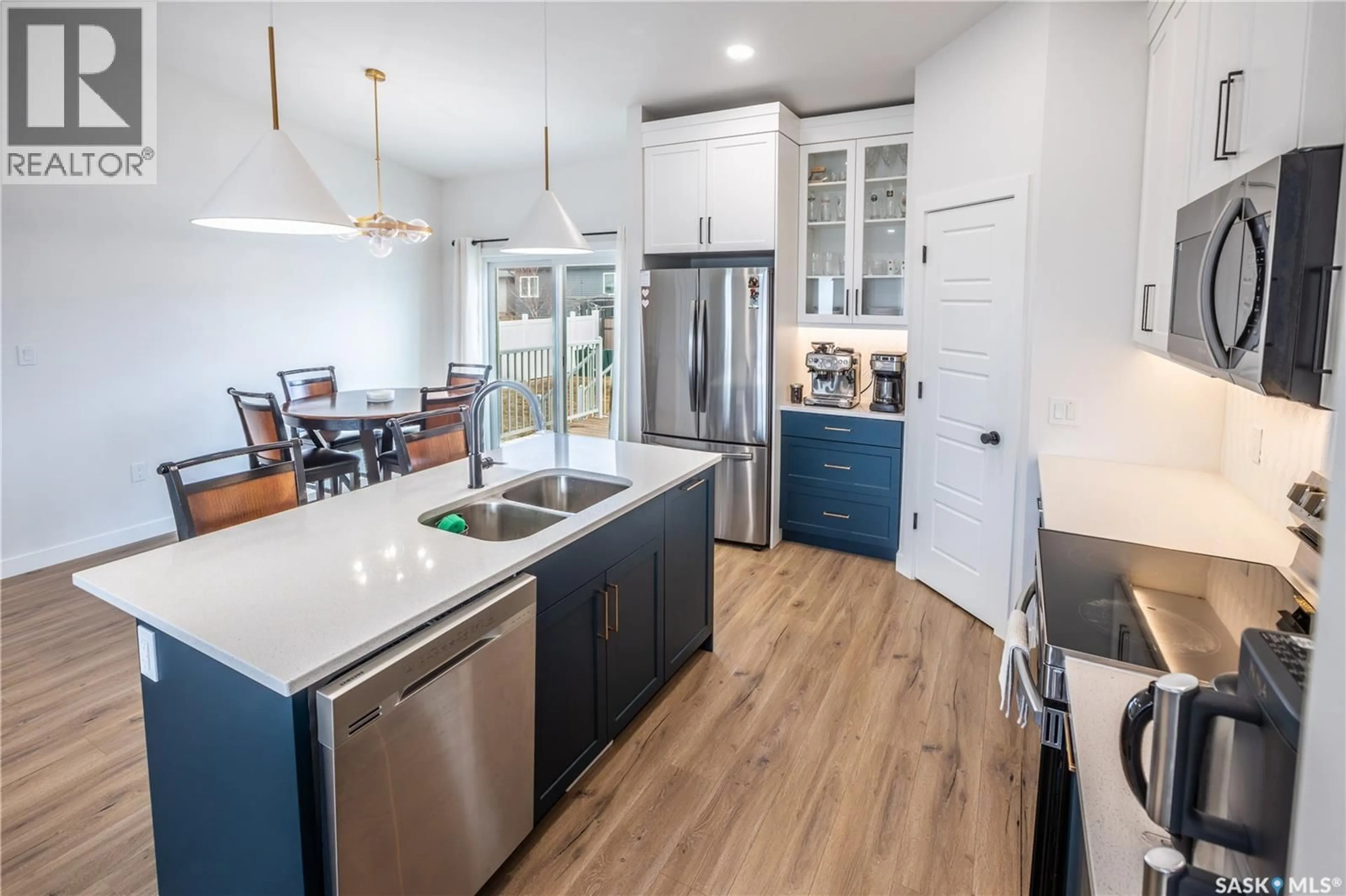 Open concept kitchen, unknown for 1002 MAPLEWOOD DRIVE, Moose Jaw Saskatchewan S6J0E4