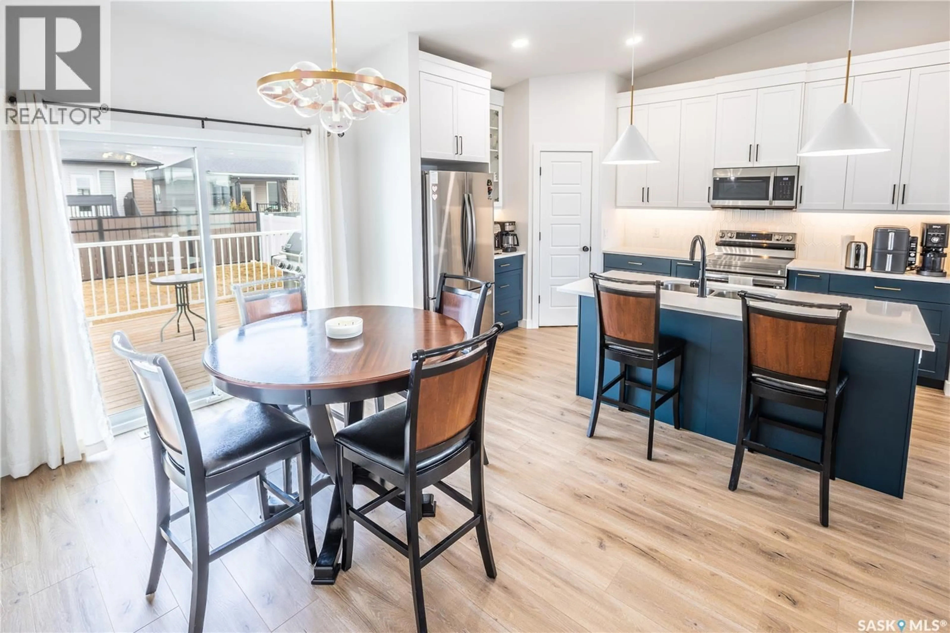 Open concept kitchen, unknown for 1002 MAPLEWOOD DRIVE, Moose Jaw Saskatchewan S6J0E4