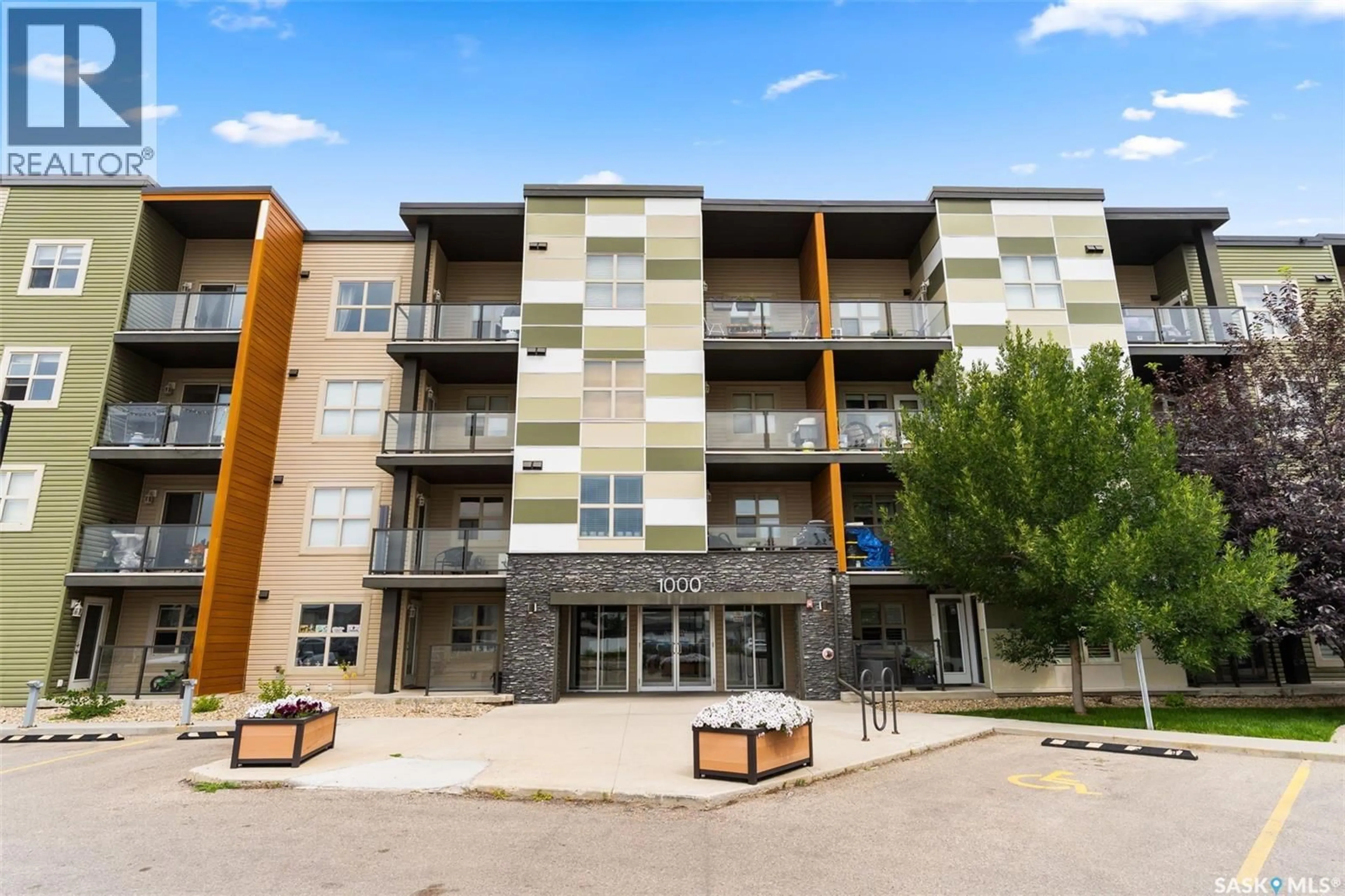 Patio, building for 5500 - 1404 MITCHINSON WAY, Regina Saskatchewan S4W0N9