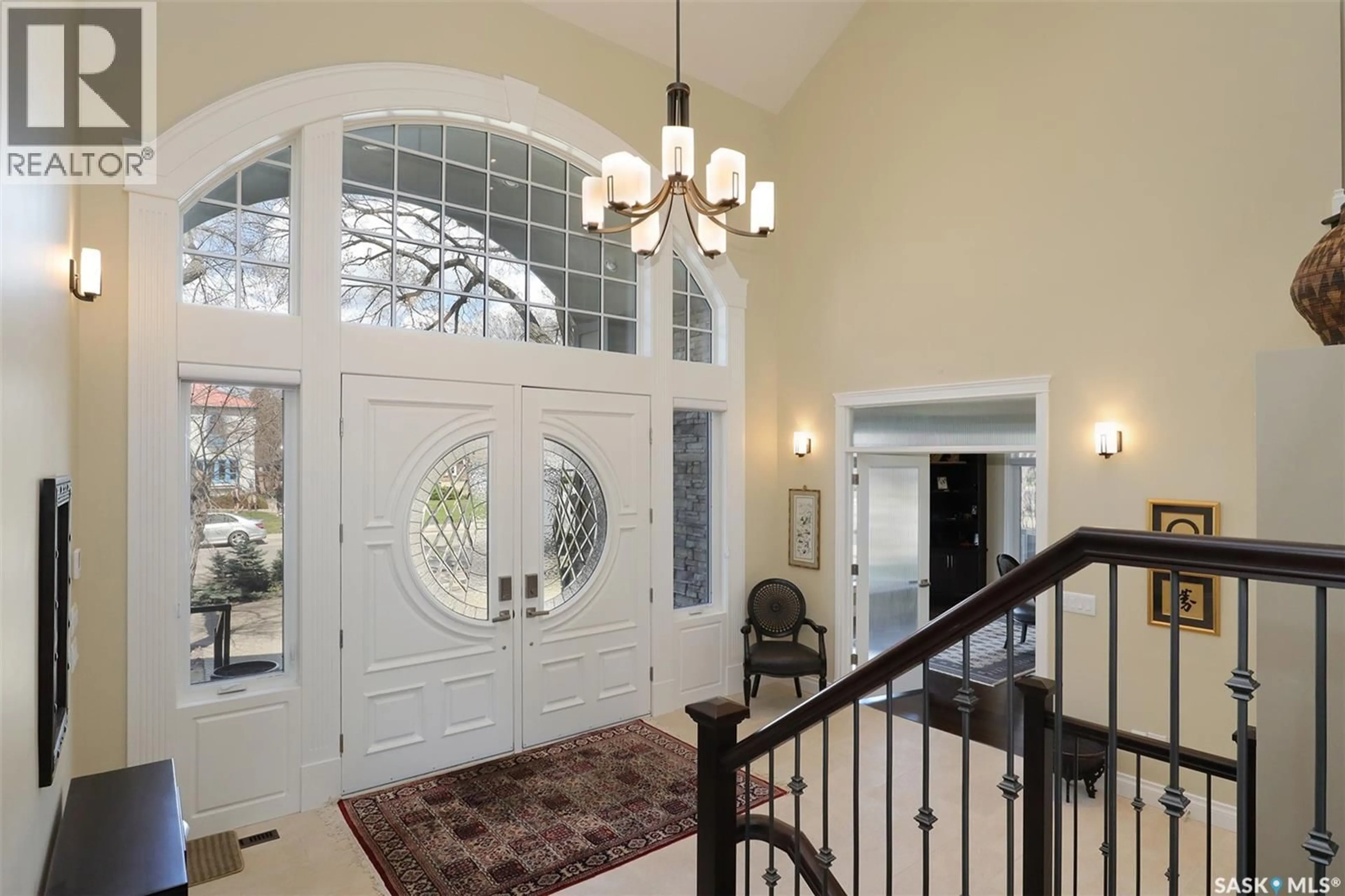 Indoor entryway for 2727 MCCALLUM AVENUE, Regina Saskatchewan S4S0P8