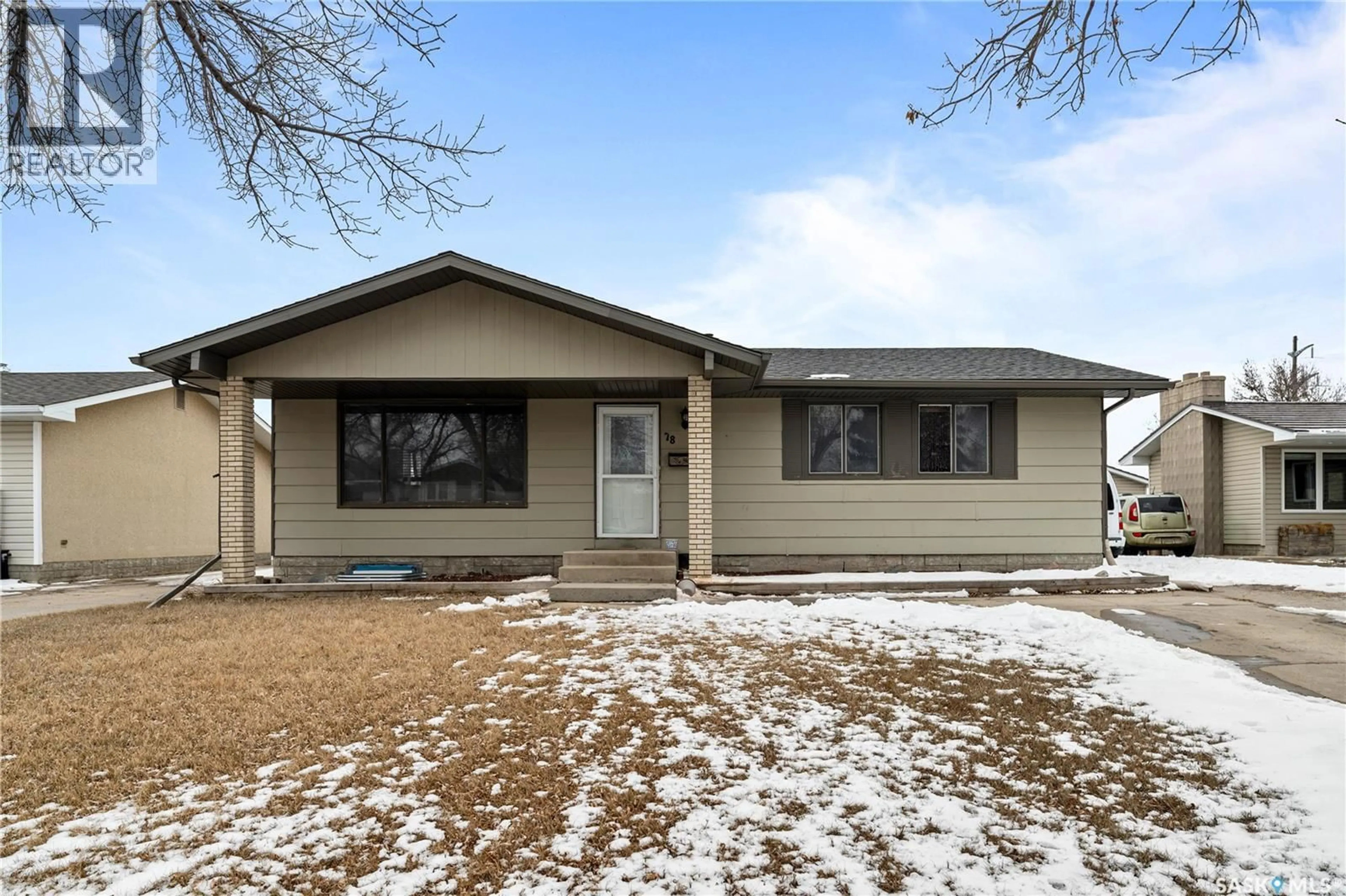 Home with vinyl exterior material, street for 78 WOOD CRESCENT, Regina Saskatchewan S4S6J7