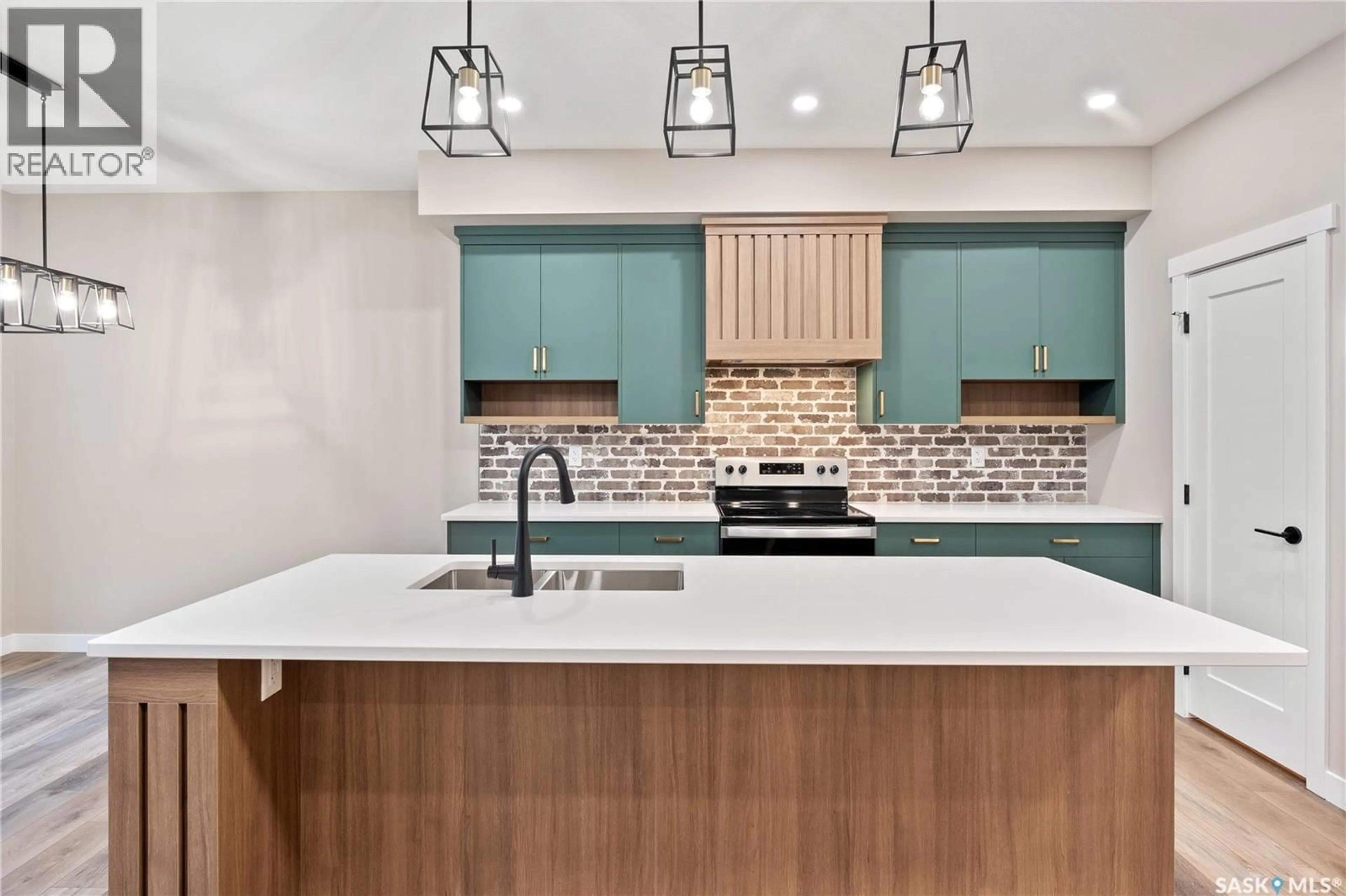 Contemporary kitchen, unknown for 2942 DUMONT WAY, Regina Saskatchewan S4V4E4