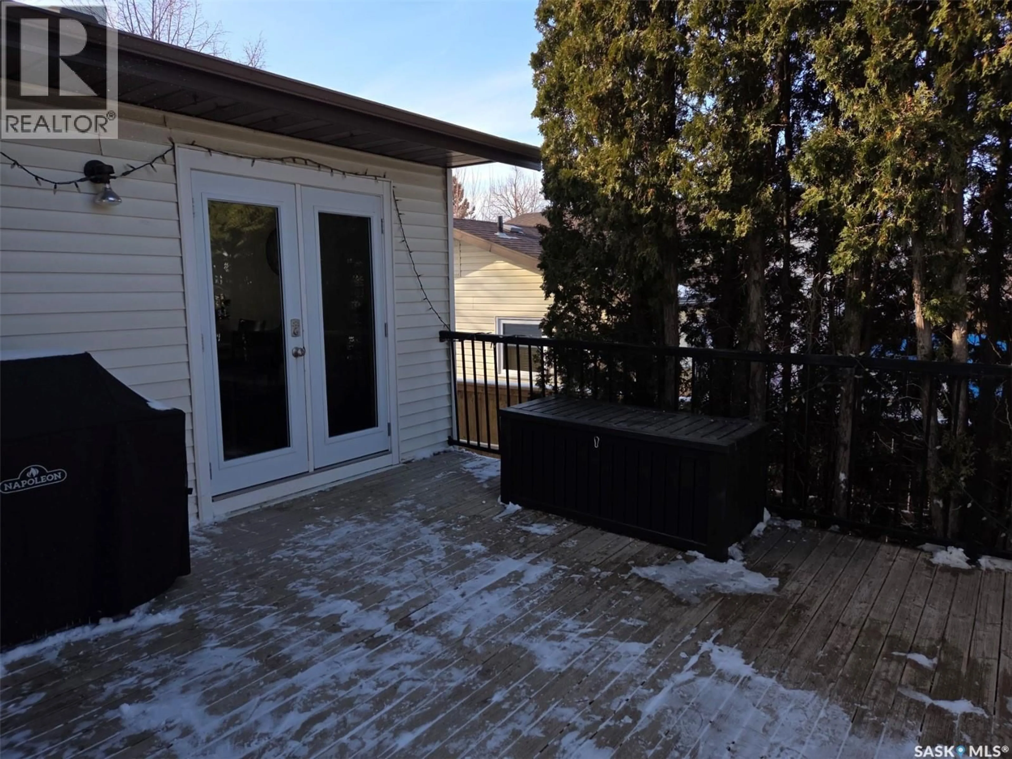 Patio, street for 311 WILKINSON CRESCENT, Saskatoon Saskatchewan S7N3L7