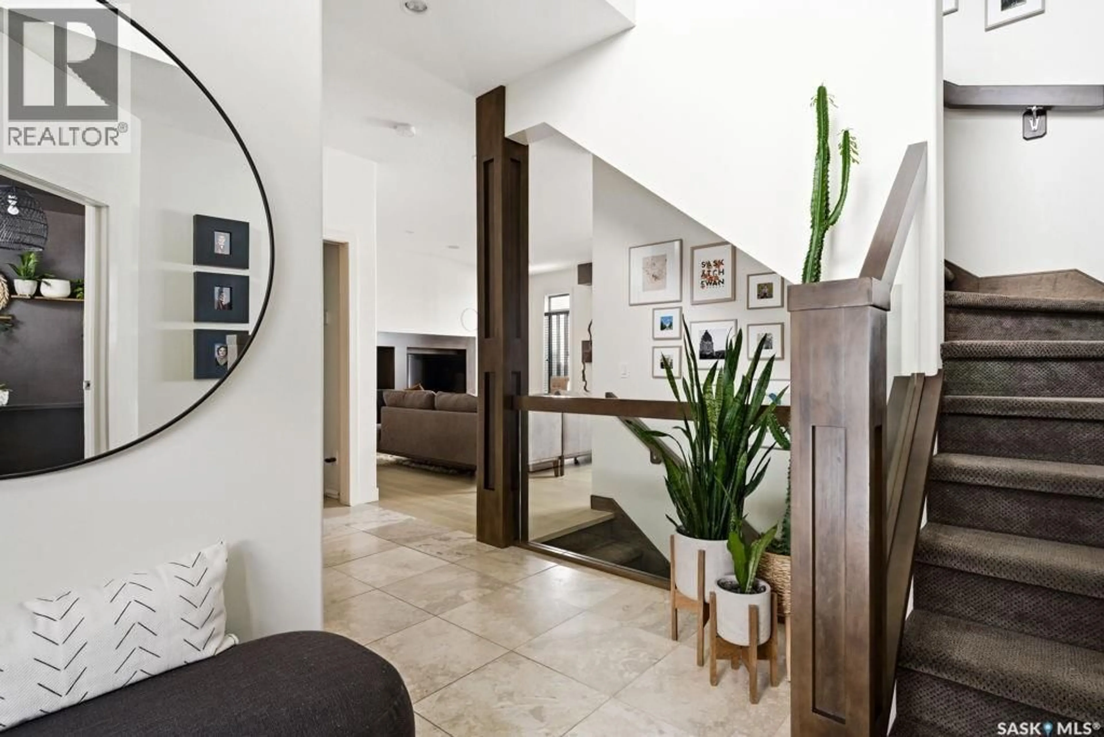 Indoor entryway for 2722 ALFRED CRESCENT, Regina Saskatchewan S4V1E5