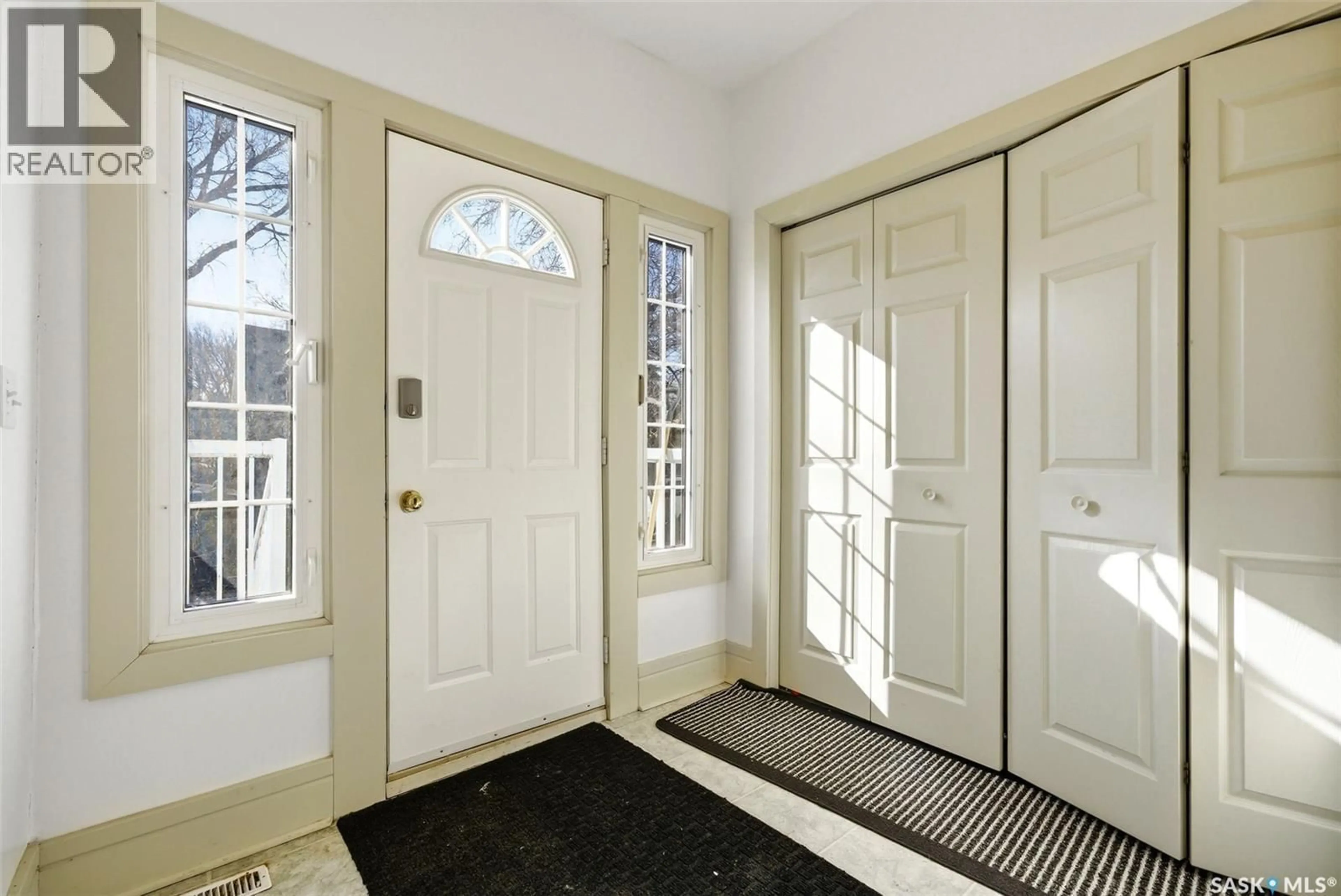 Indoor entryway for 2231 CAMERON STREET, Regina Saskatchewan S4T2V9