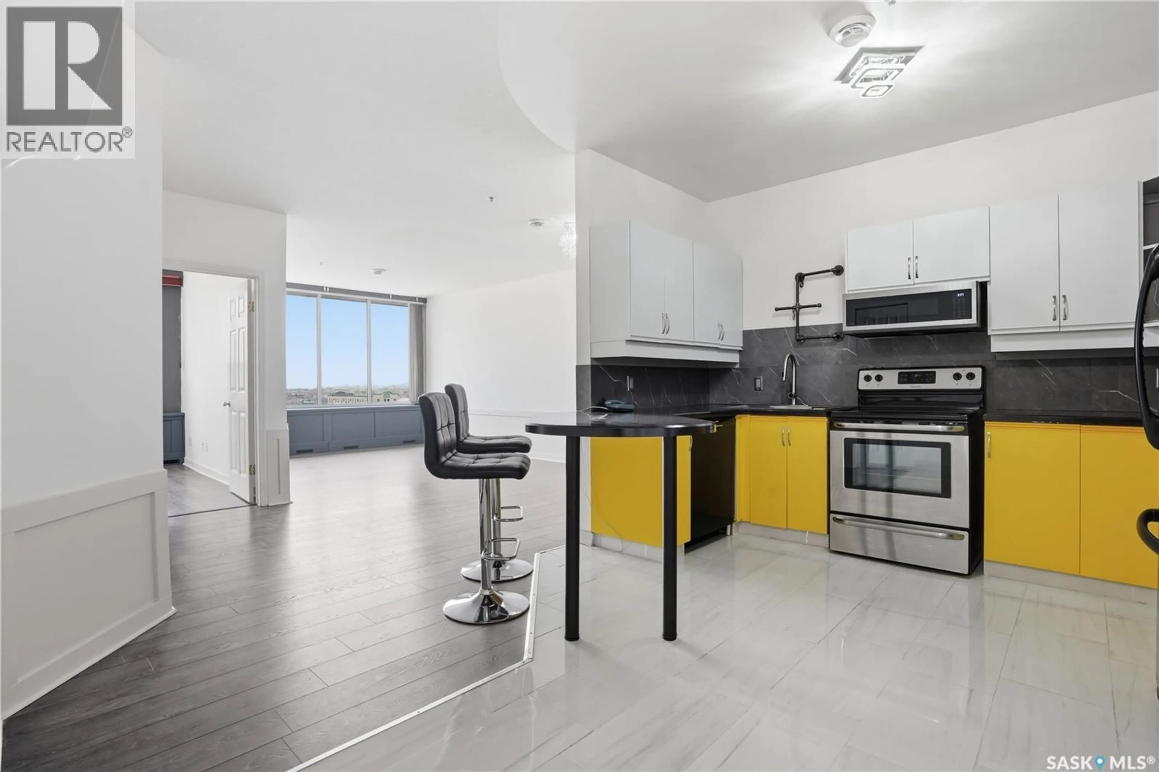 Standard kitchen, unknown for 806 - 1867 HAMILTON STREET, Regina Saskatchewan S4P2C2