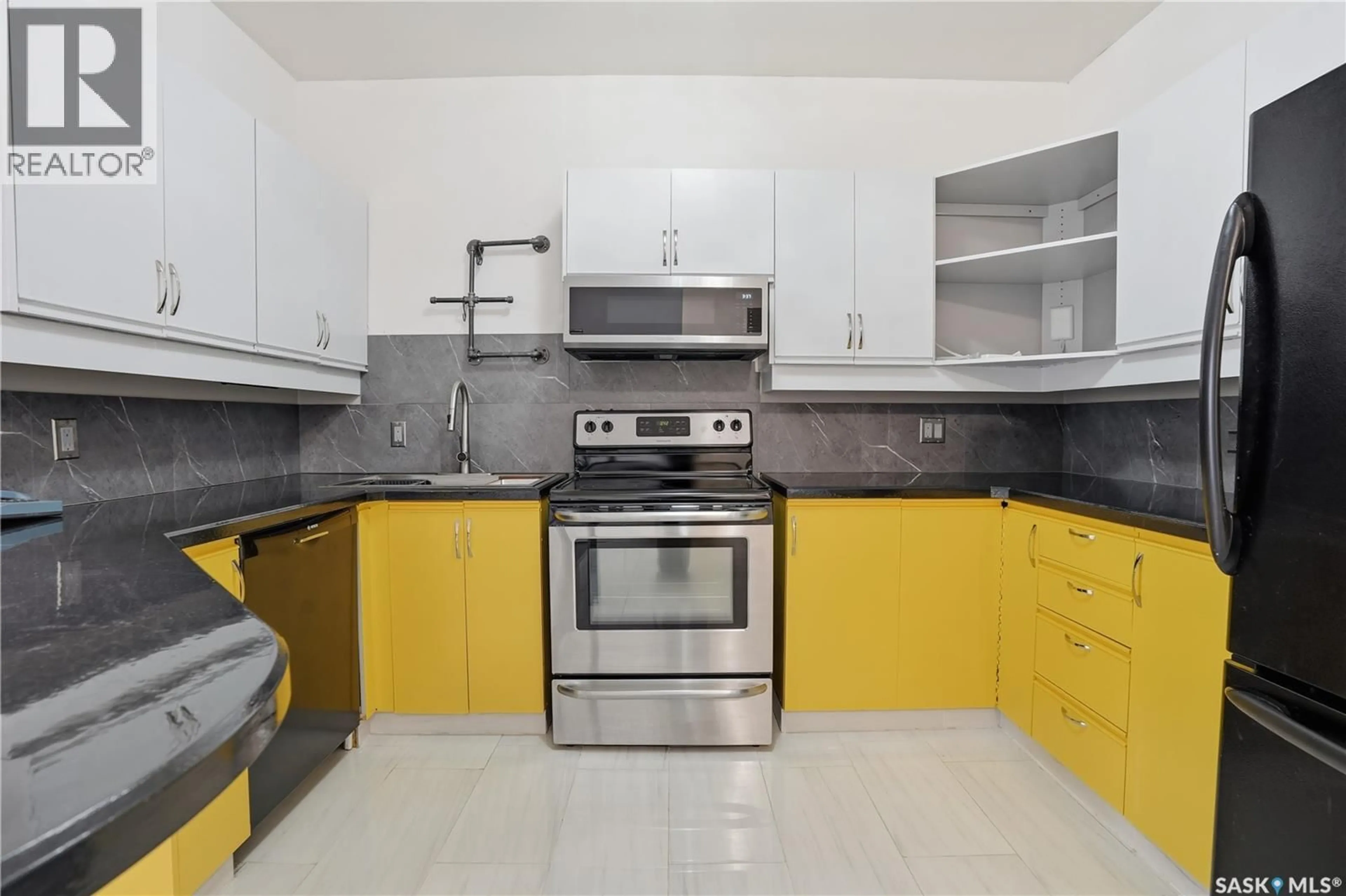 Standard kitchen, unknown for 806 - 1867 HAMILTON STREET, Regina Saskatchewan S4P2C2