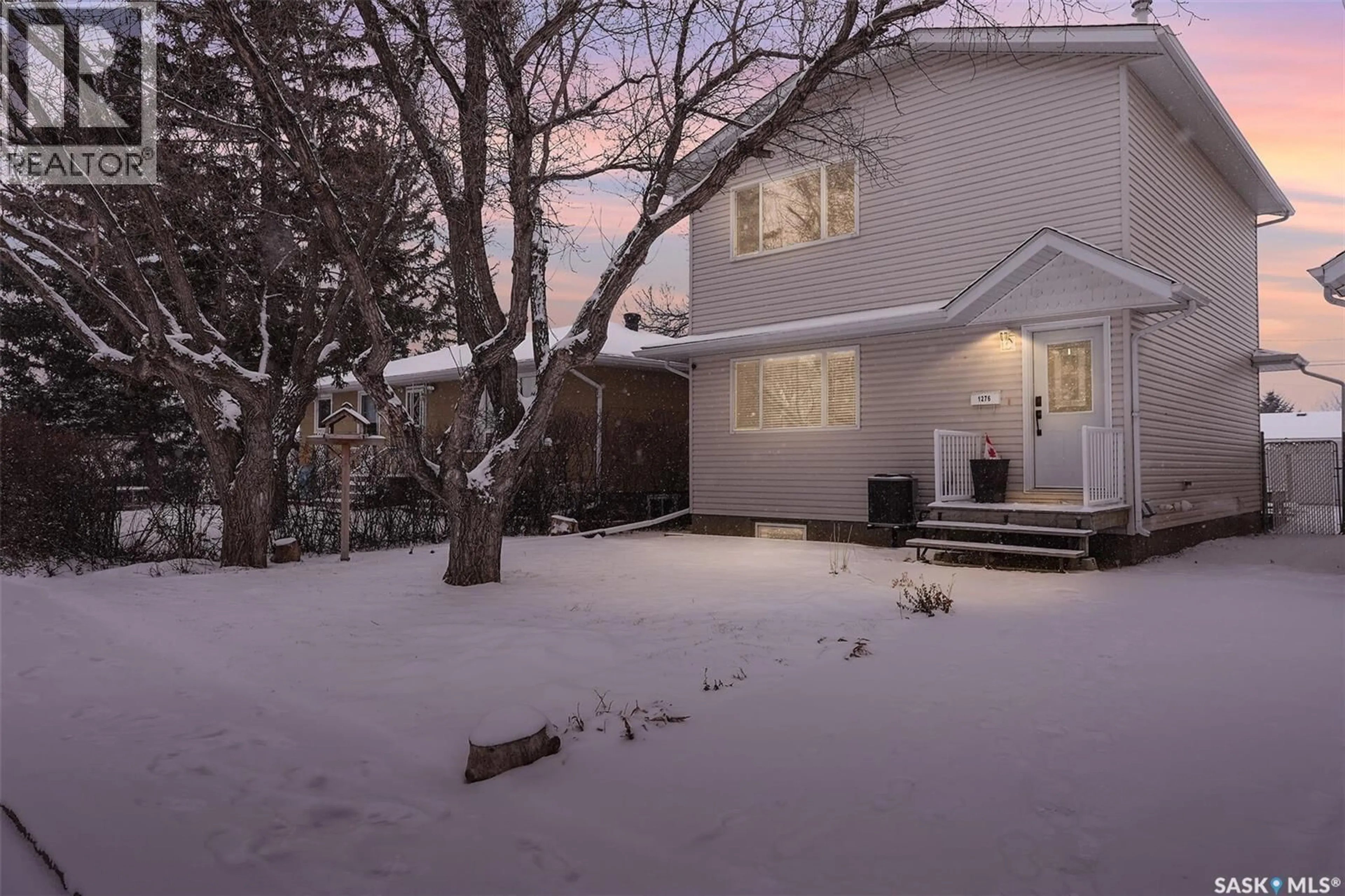 A pic from outside/outdoor area/front of a property/back of a property/a pic from drone, street for 1276 CAMPBELL STREET, Regina Saskatchewan S4T5P7